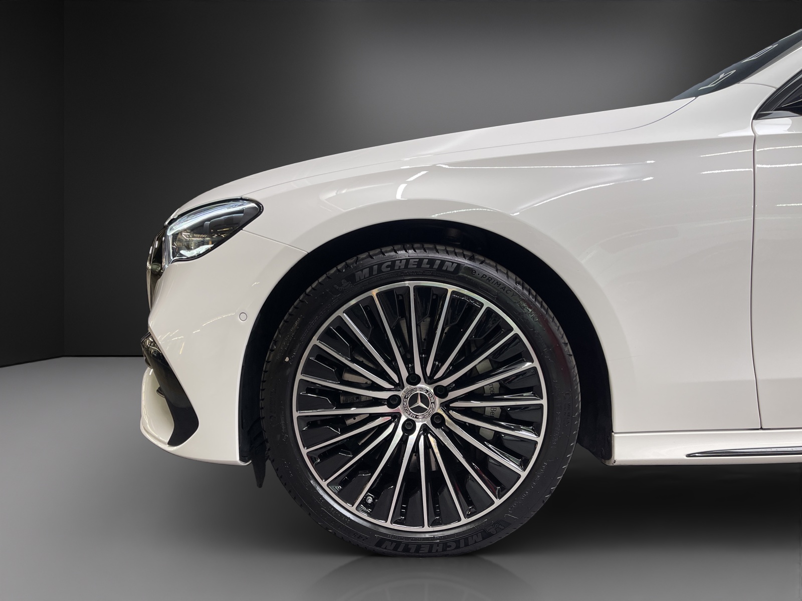 MERCEDES-BENZ E 300 e 9G-Tronic-image-5