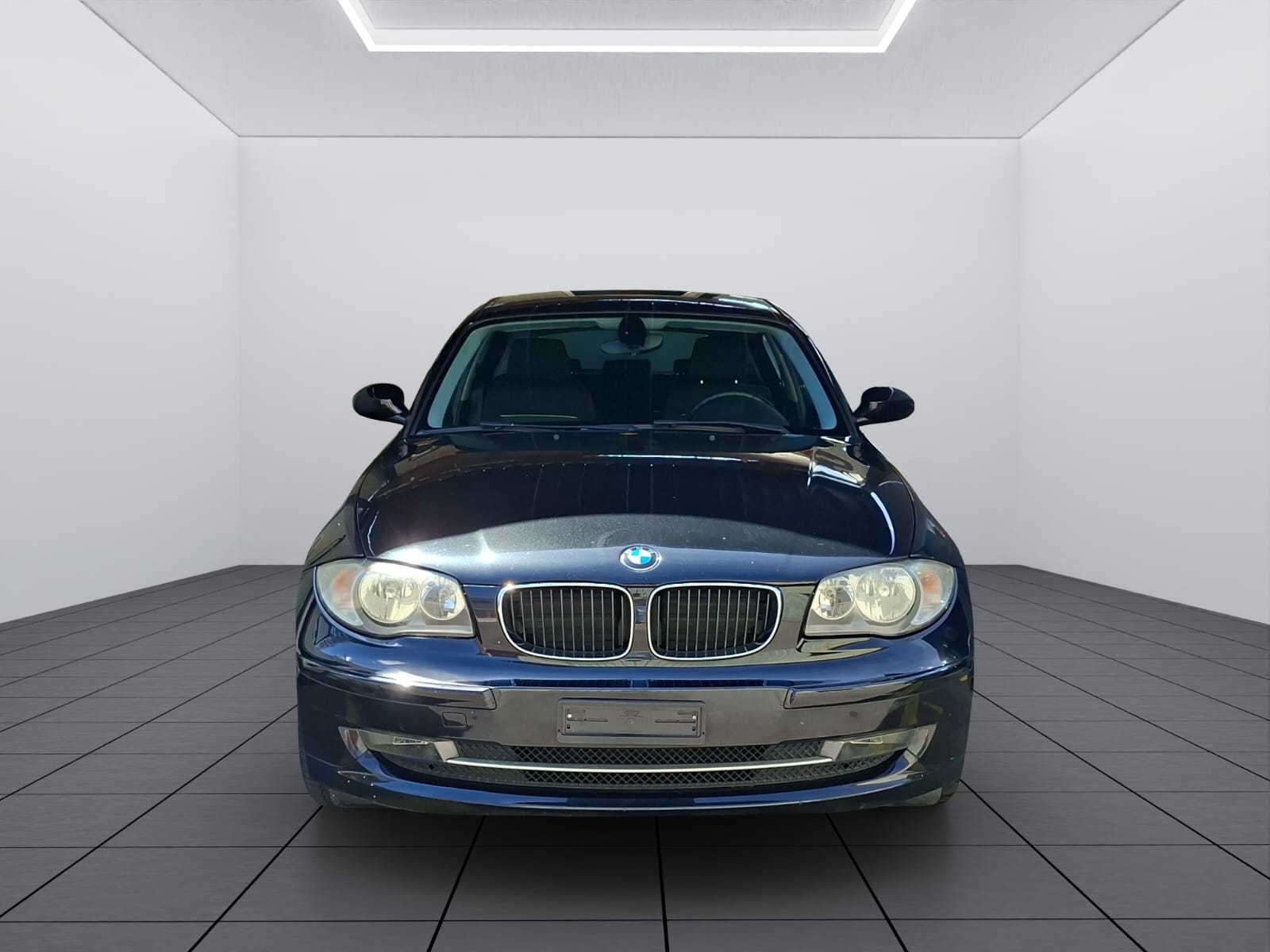 BMW 116i-image-1