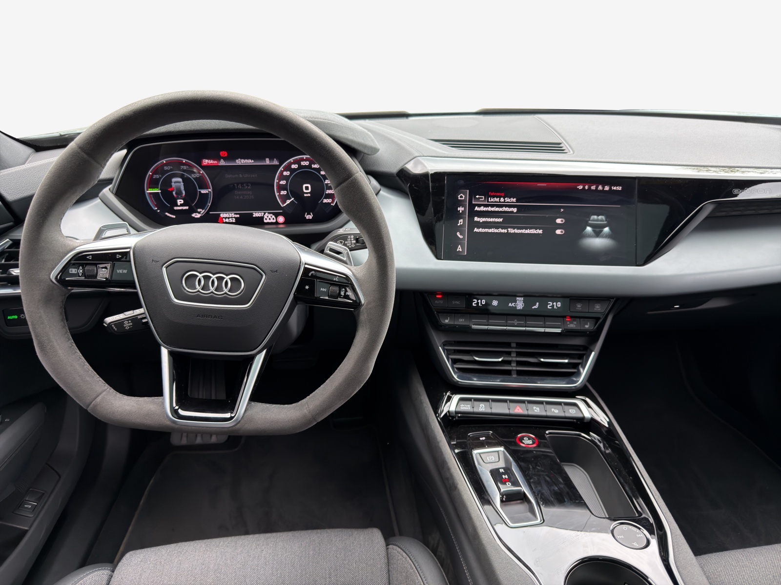 AUDI e-tron GT quattro-image-9