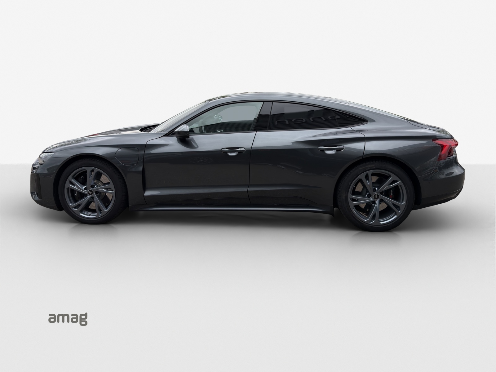 AUDI e-tron GT quattro-image-1