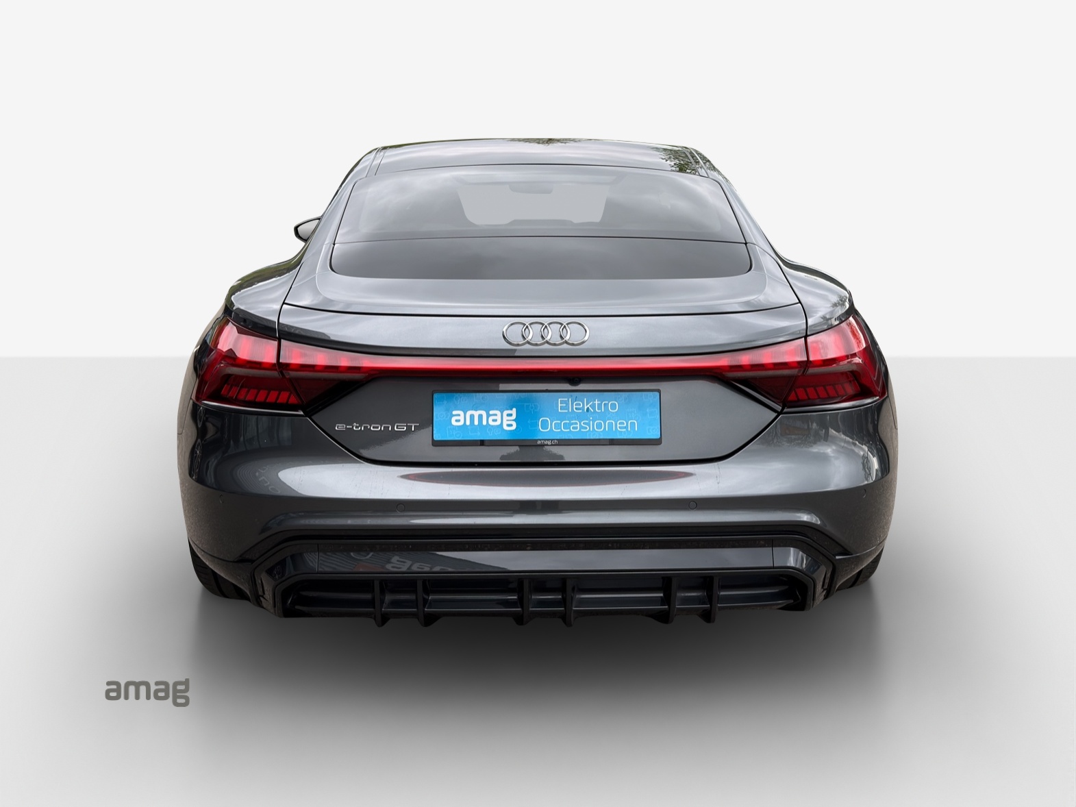 AUDI e-tron GT quattro-image-4