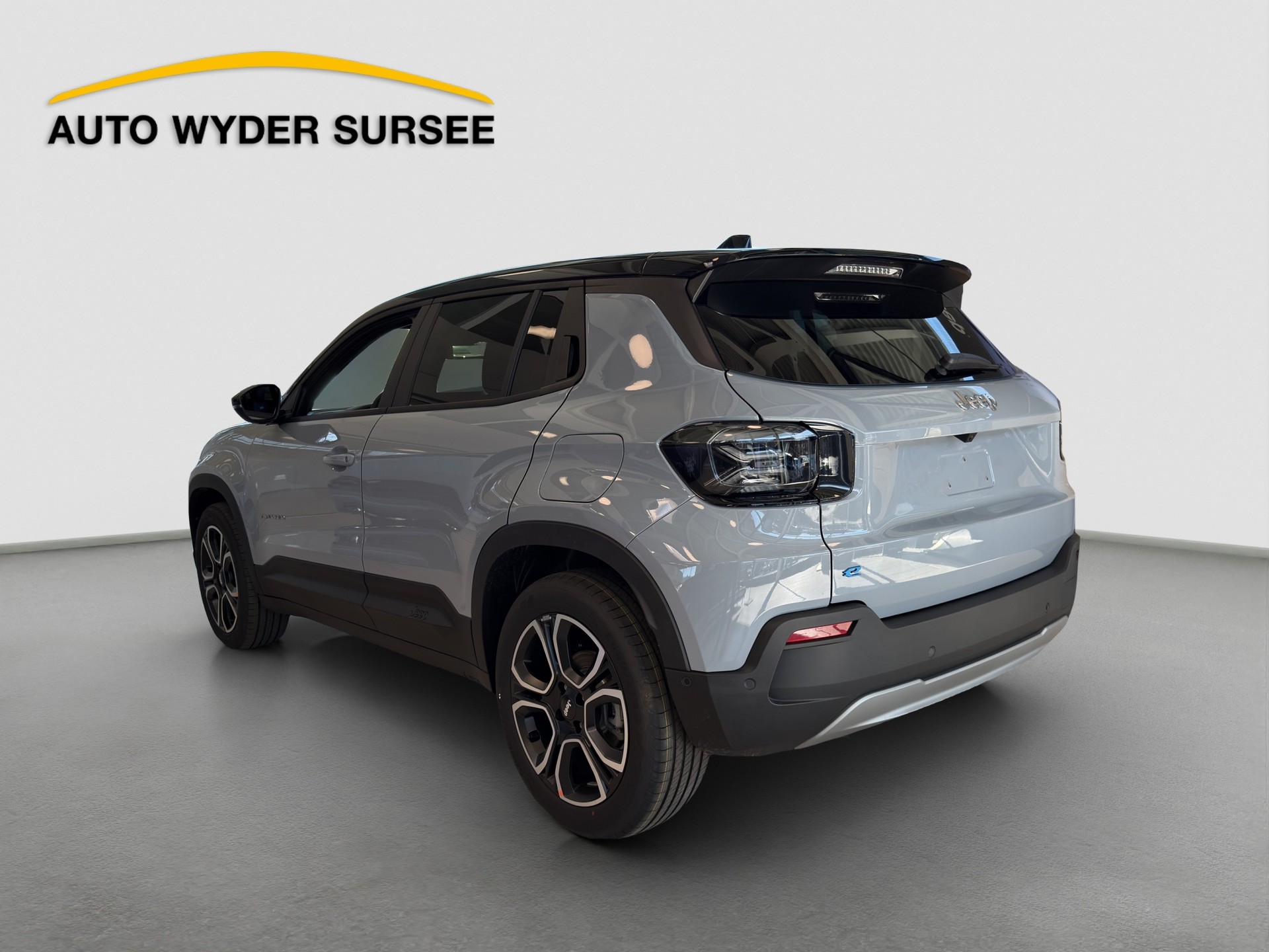 JEEP Avenger Summit-image-3
