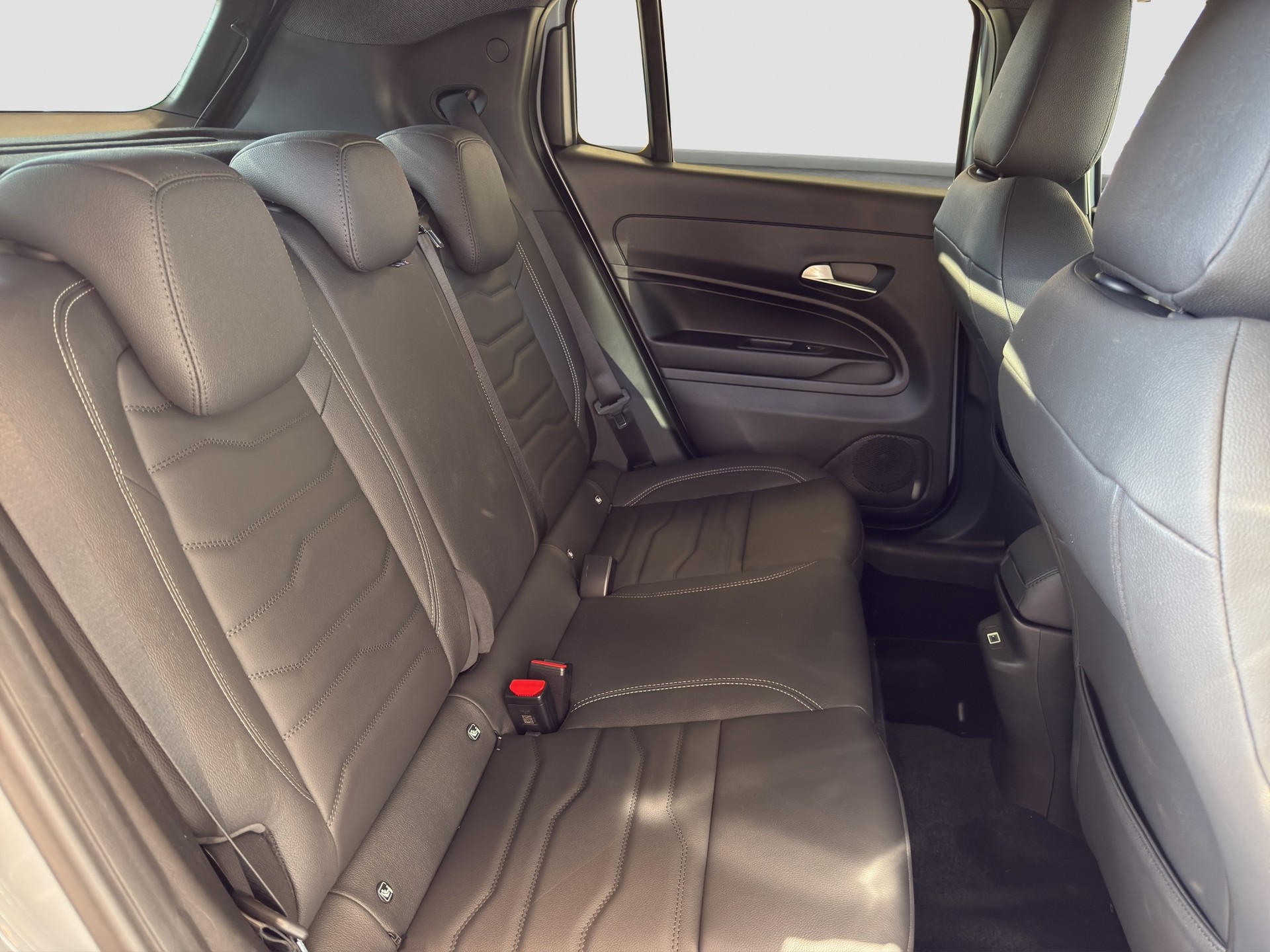 JEEP Avenger Summit-image-11