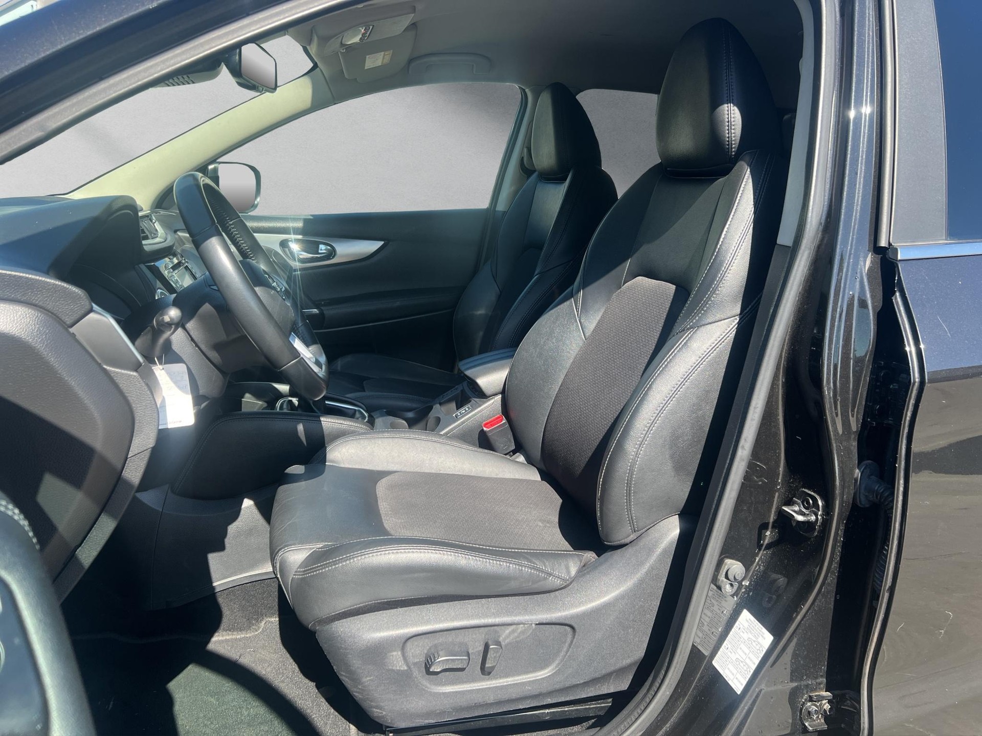 NISSAN Qashqai 1.3 DIG-T 160 Tekna-image-8