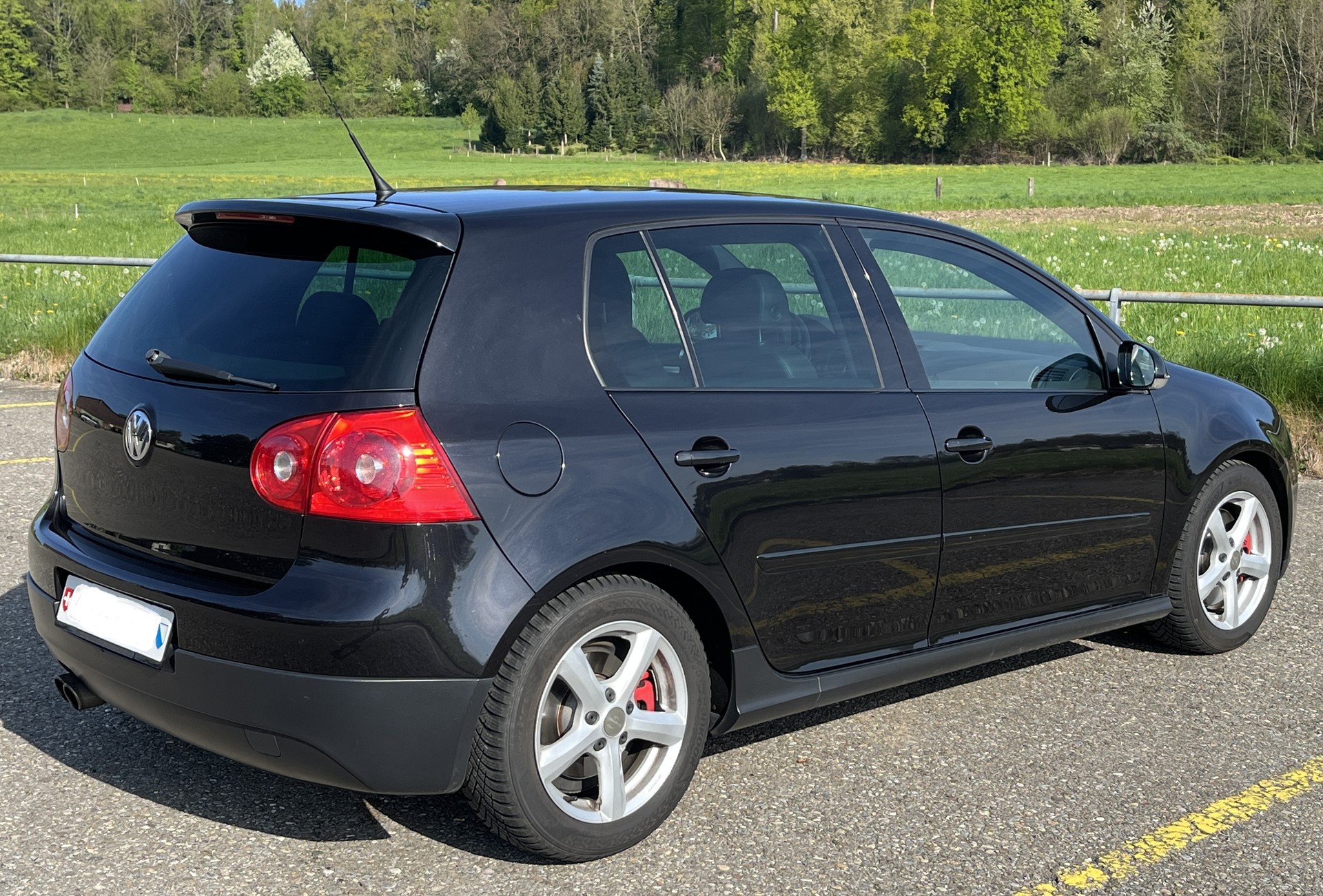 VW Golf 2.0 TFSI GTI-image-2