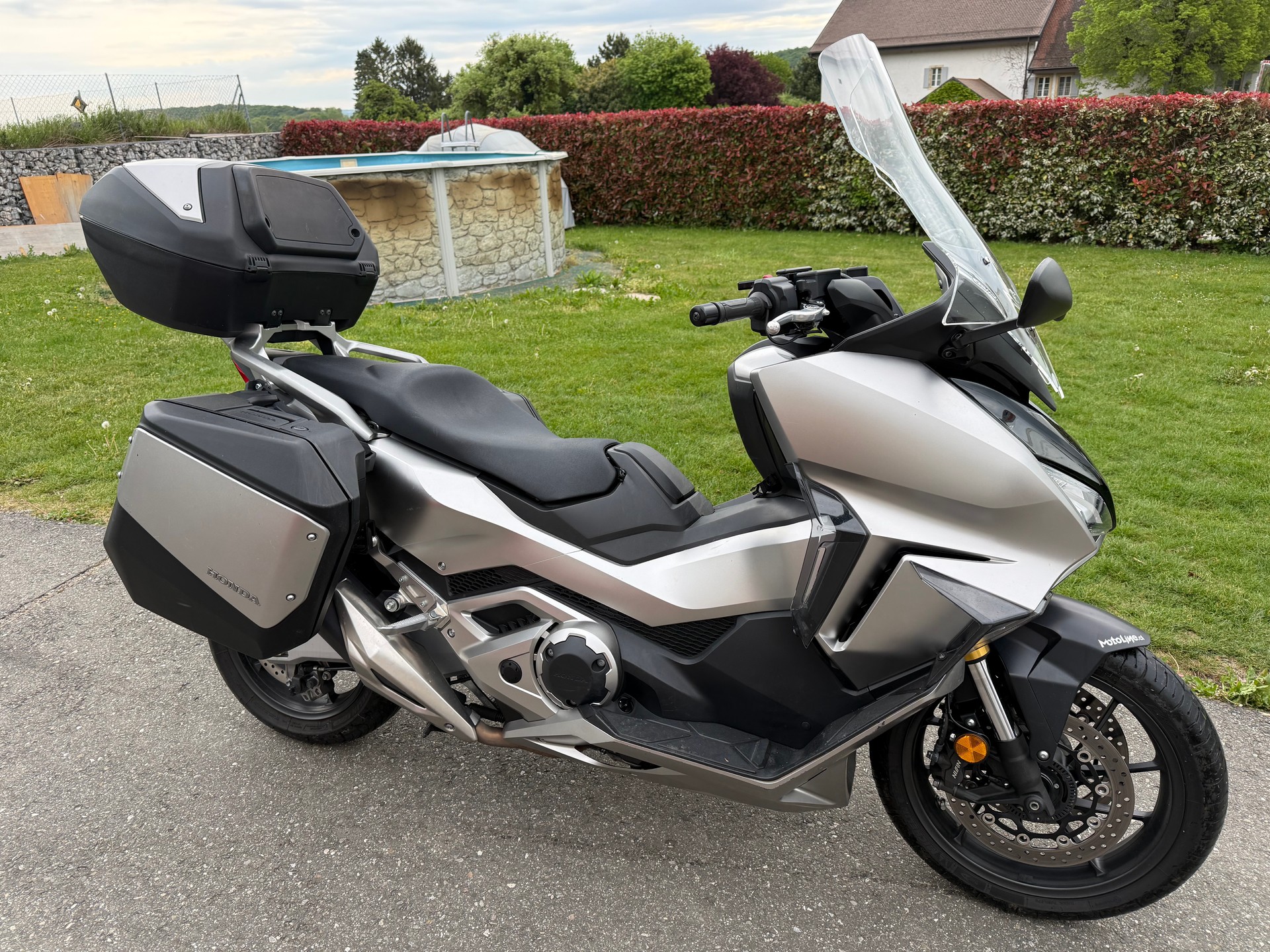 HONDA NSS 750