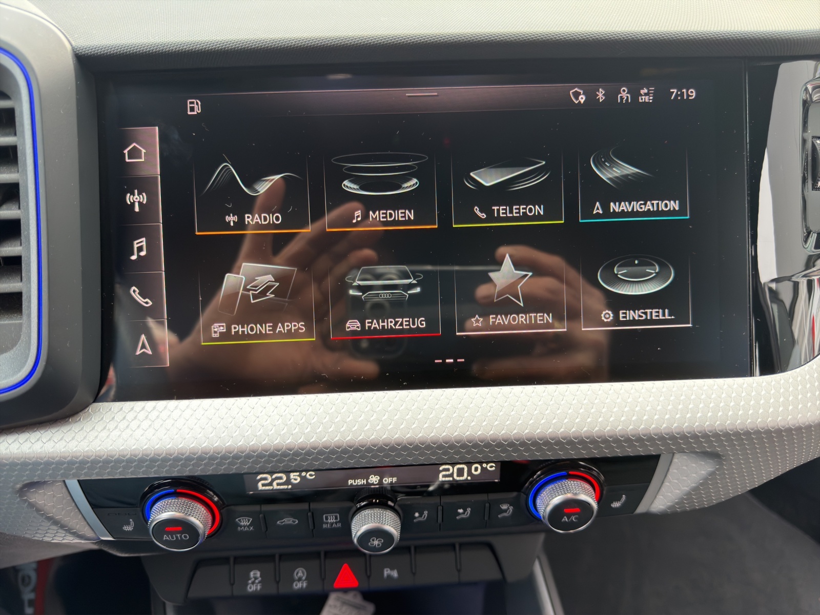 AUDI A1 Sportback 30 TFSI S Line S-tronic-image-14