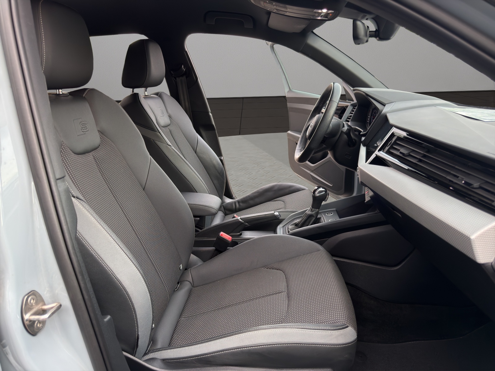 AUDI A1 Sportback 30 TFSI S Line S-tronic-image-16