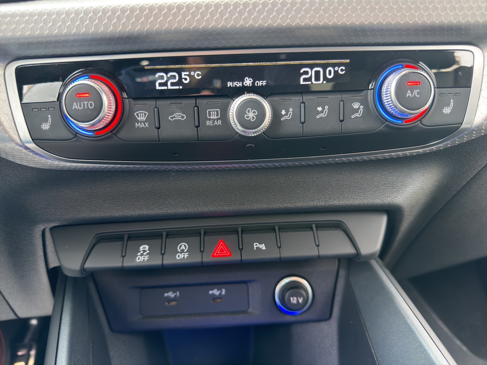 AUDI A1 Sportback 30 TFSI S Line S-tronic-image-15