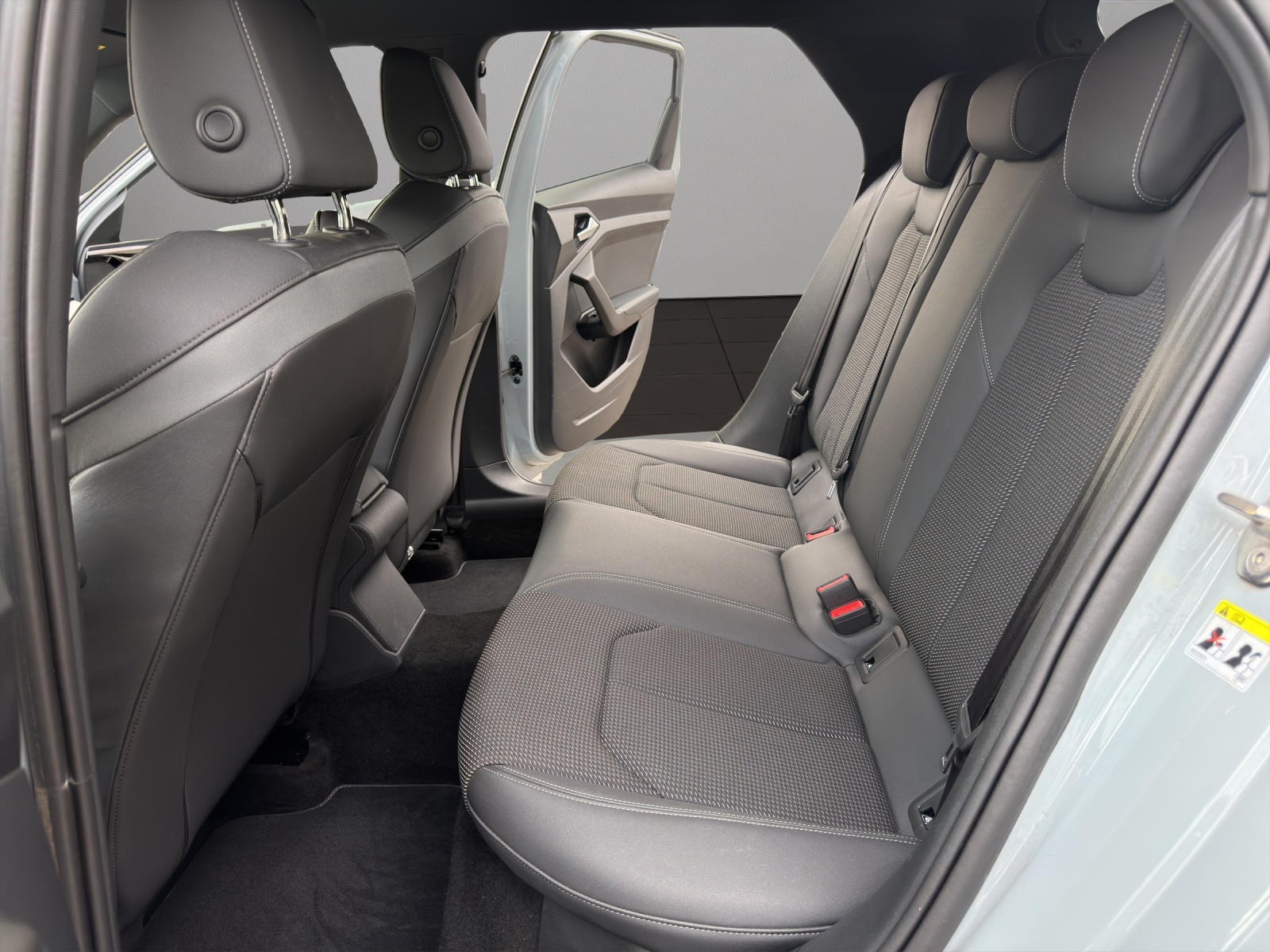 AUDI A1 Sportback 30 TFSI S Line S-tronic-image-12