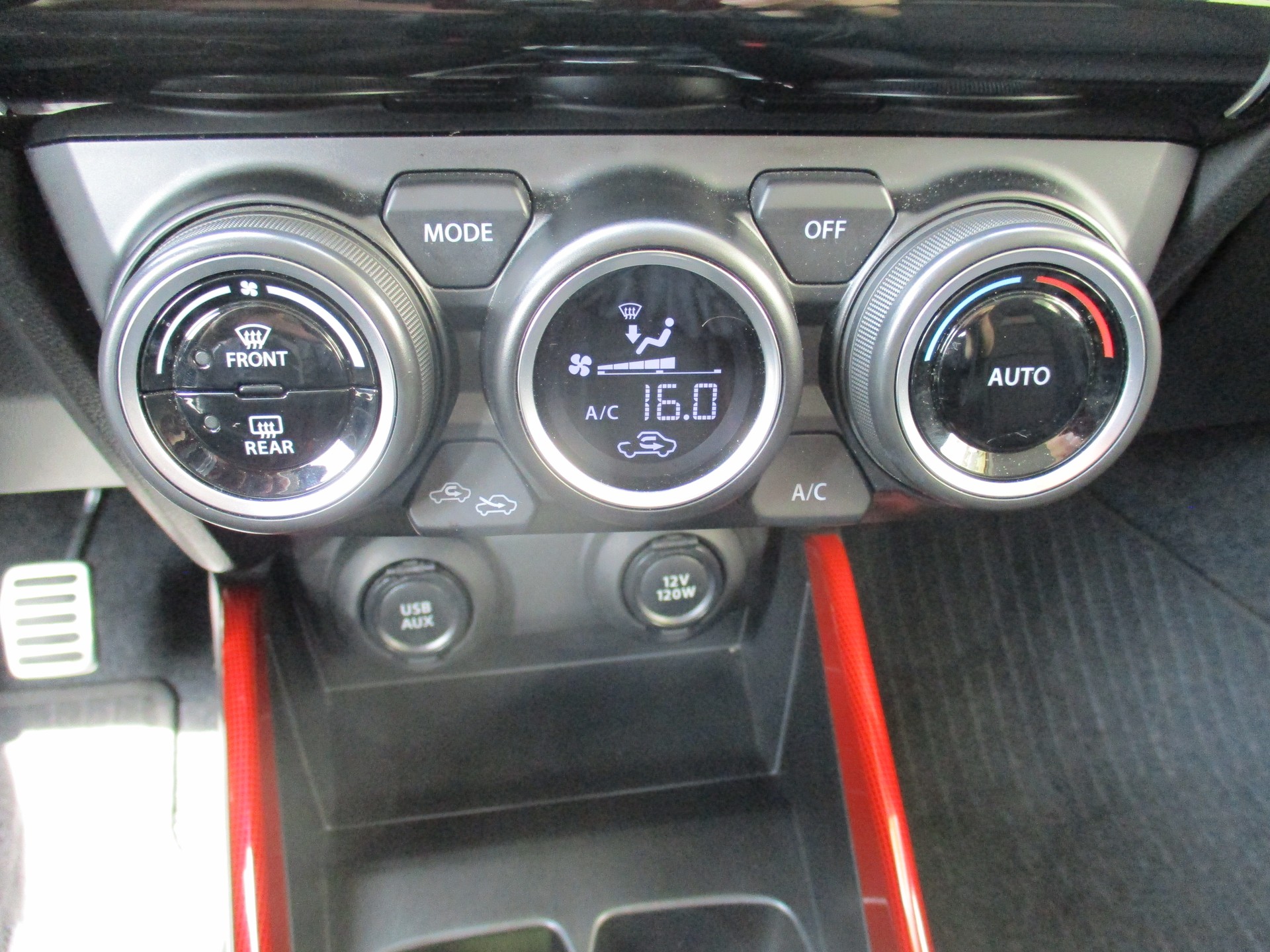 SUZUKI Swift Sport 1.4i 16V Compact Top Hybrid-image-13