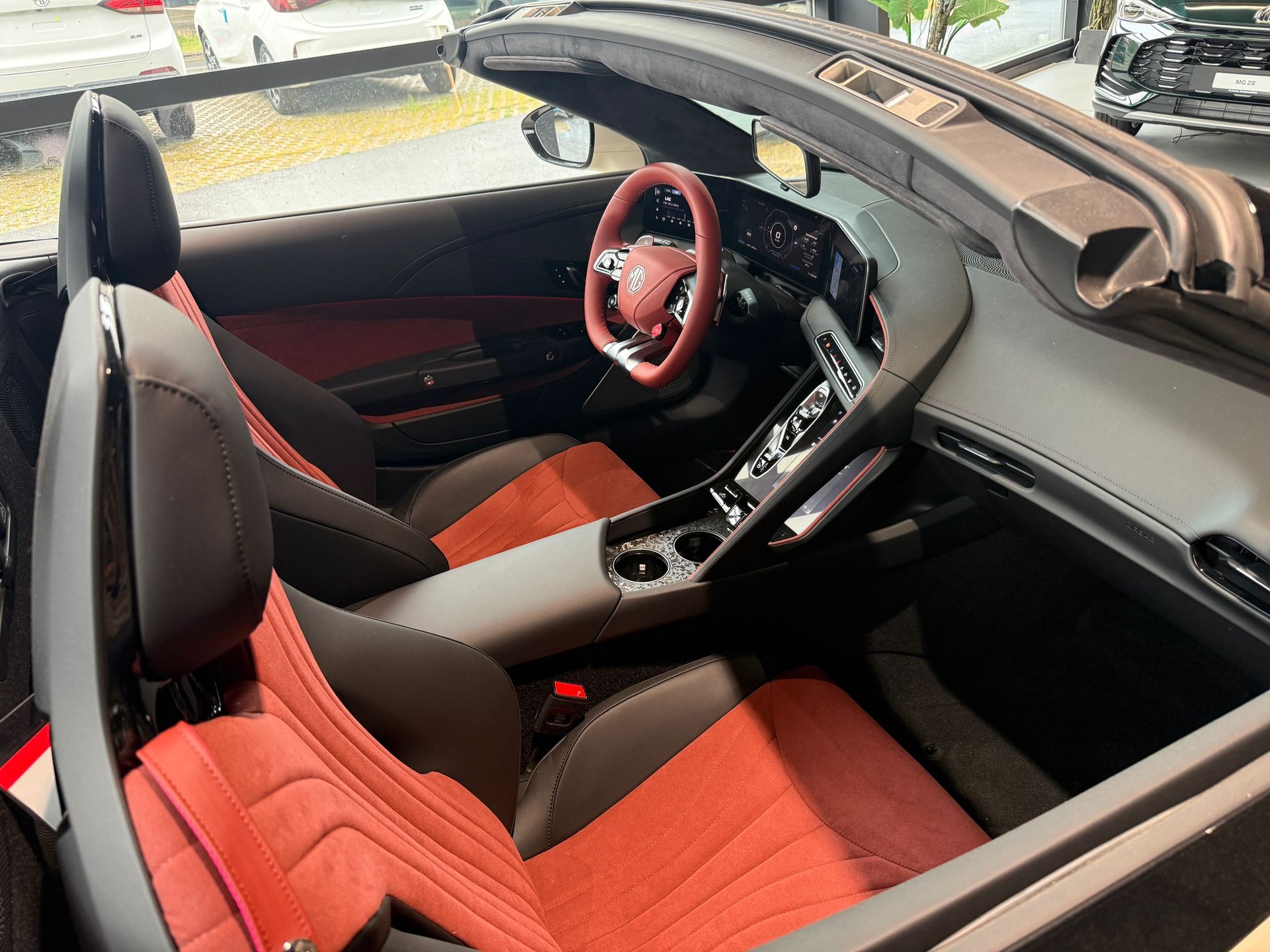 MG Cyberster 77kWh 4WD-image-18