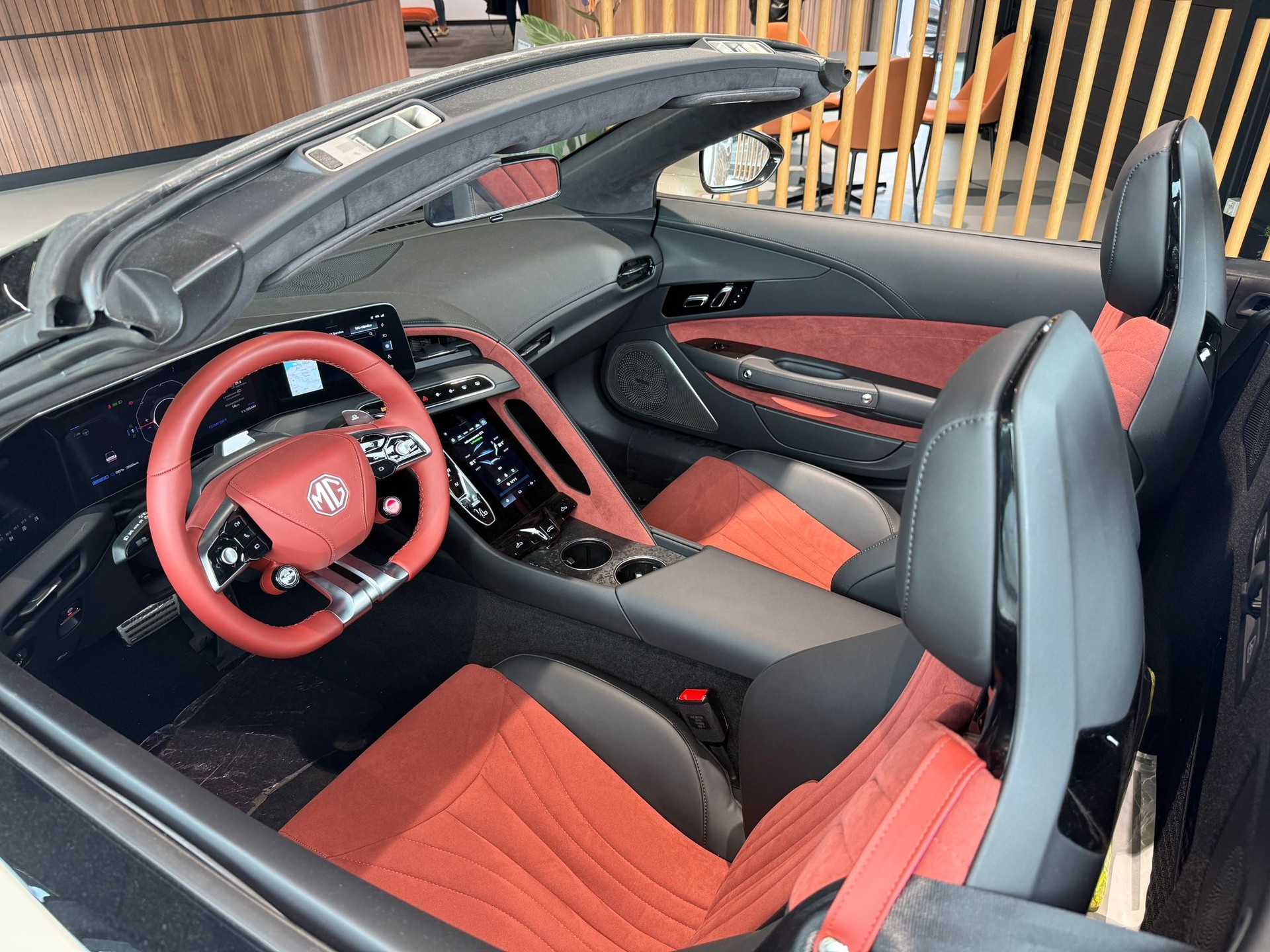 MG Cyberster 77kWh 4WD-image-11