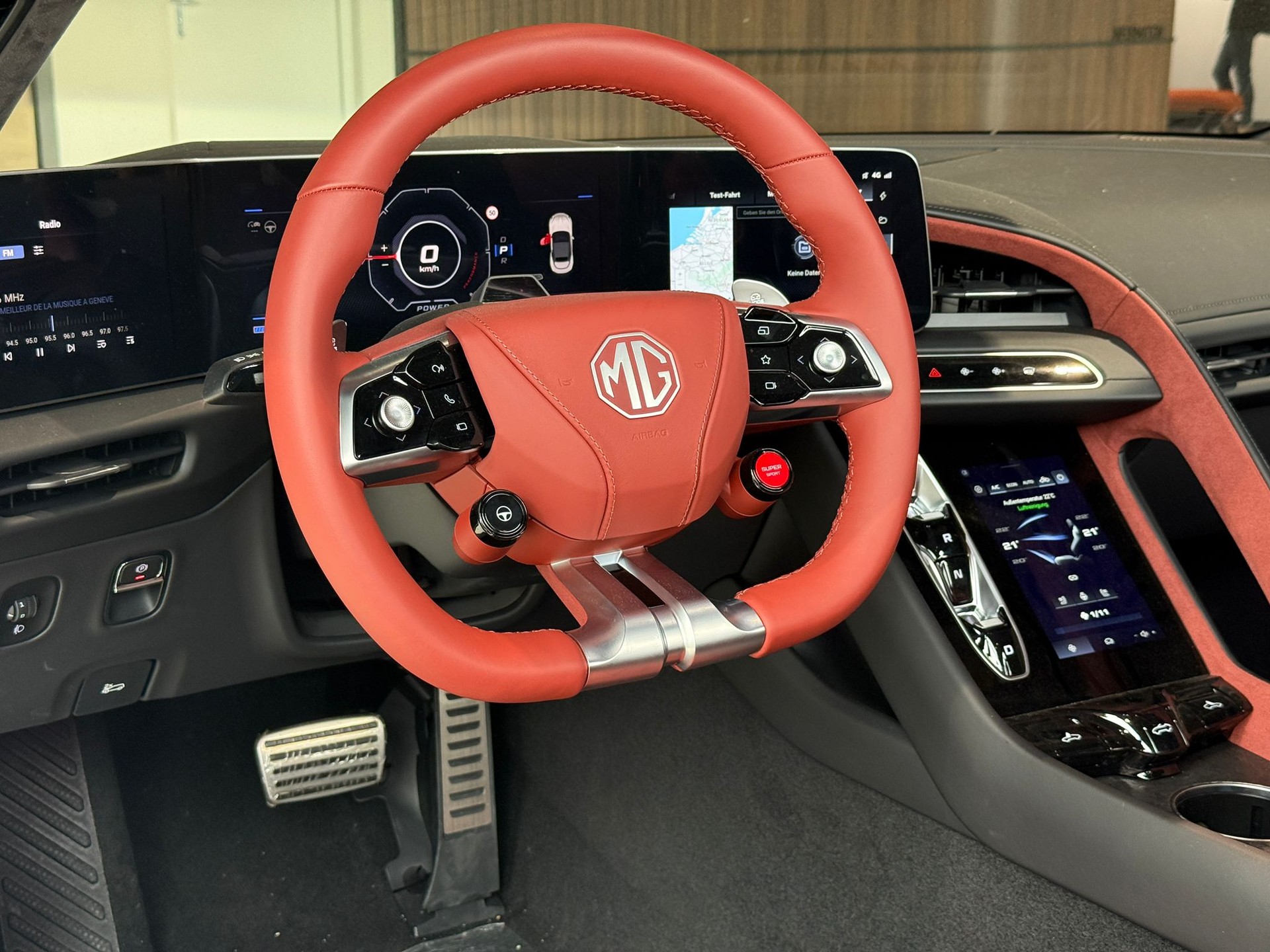 MG Cyberster 77kWh 4WD-image-13