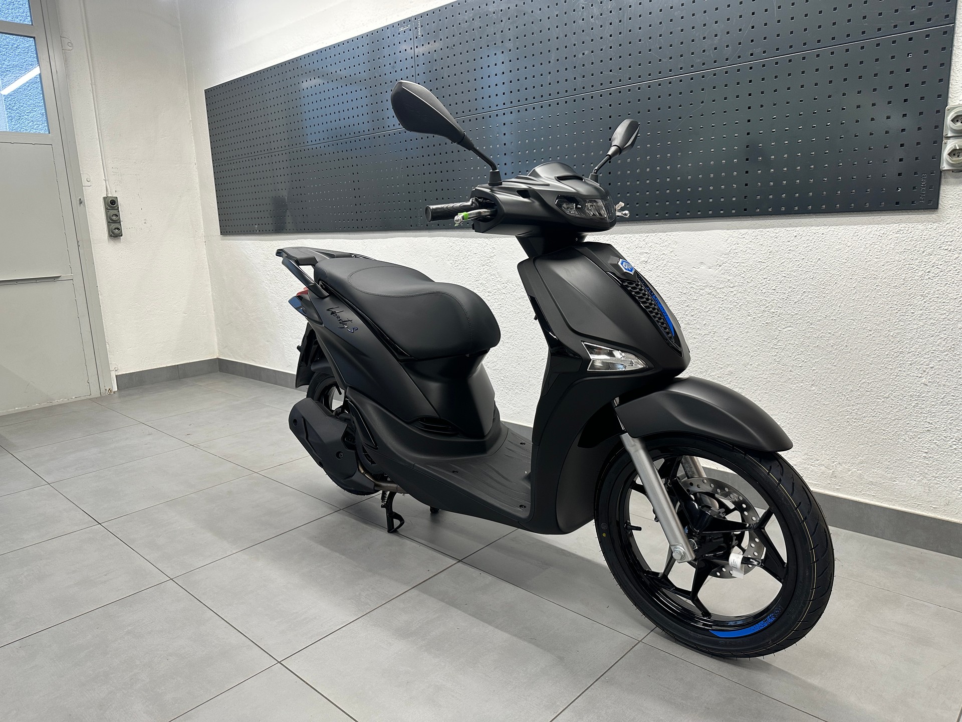 PIAGGIO Liberty 125 Sport | Neu | ABS | 125cc | Roller-showroom-element-3