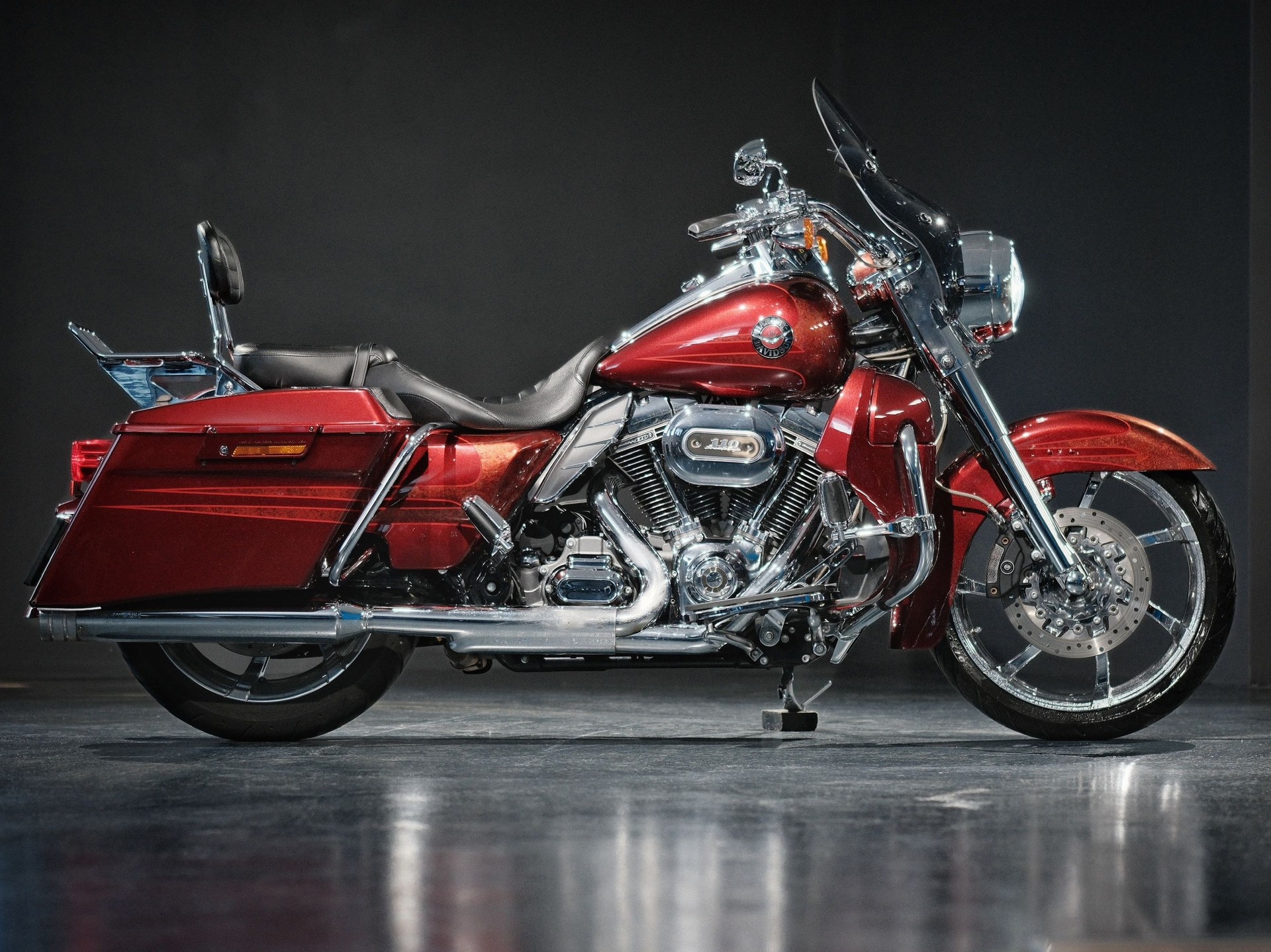 HARLEY-DAVIDSON FLHRSE5 Road King ABS CVO Screamin Eagle Anniv.-showroom-element-1