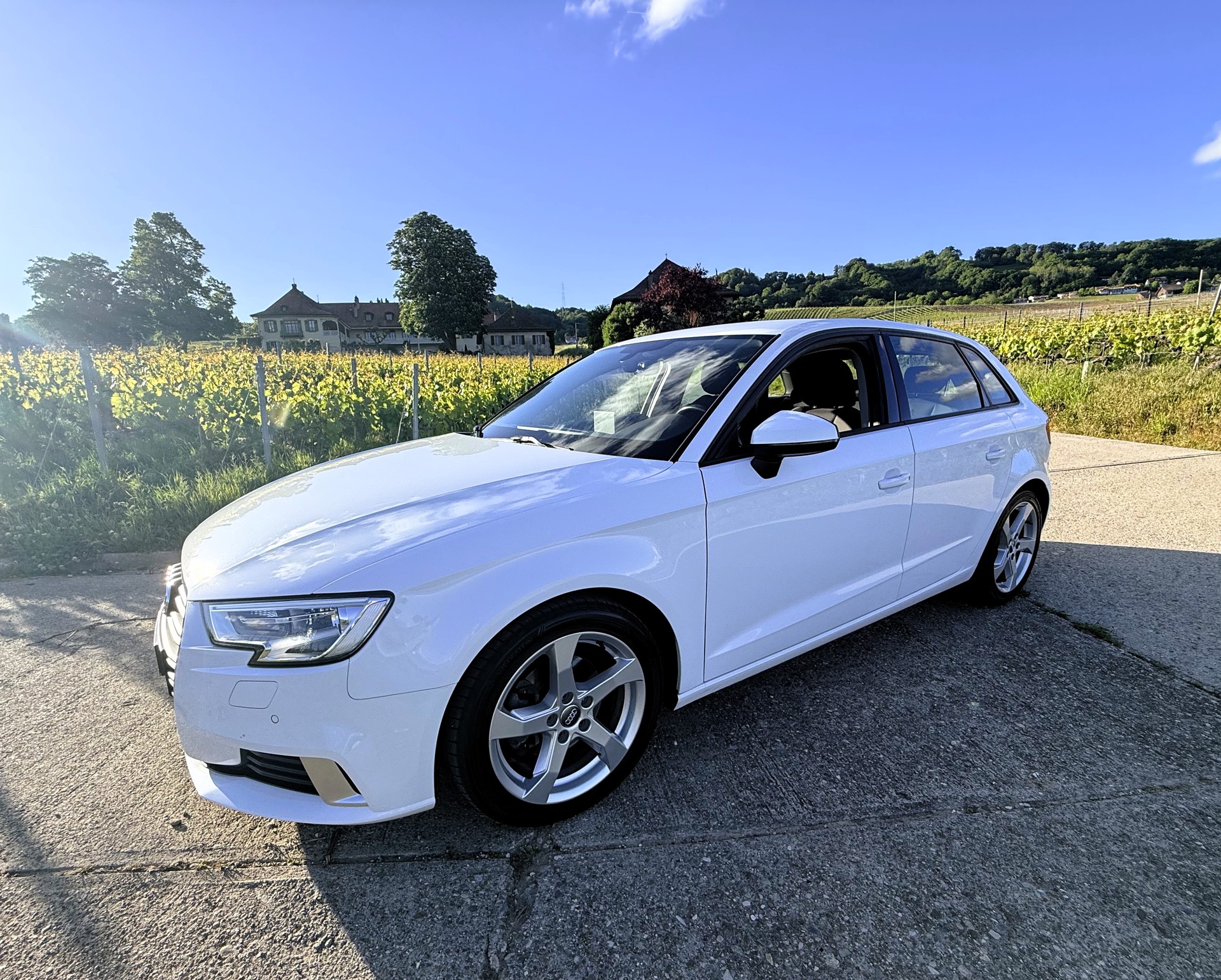 AUDI A3 Sportback 1.4 TFSI Sport-image-12