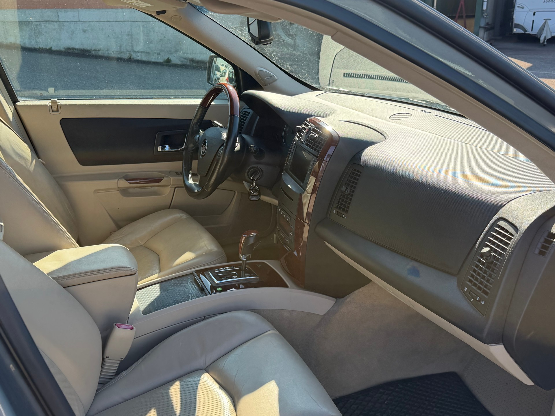 CADILLAC SRX 4.6 V8 Aut-image-5