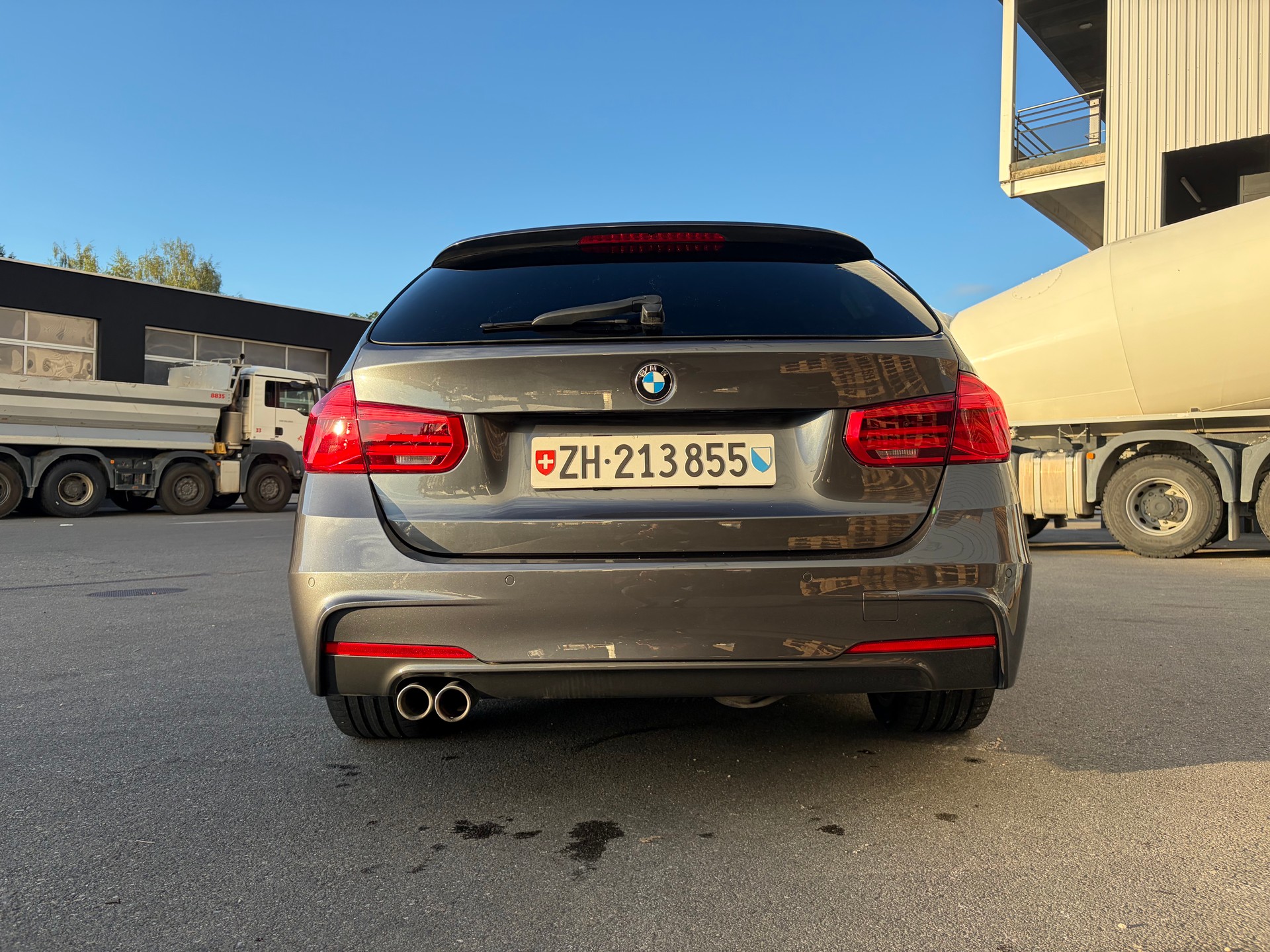 BMW 320d touring M sport LCI-image-4