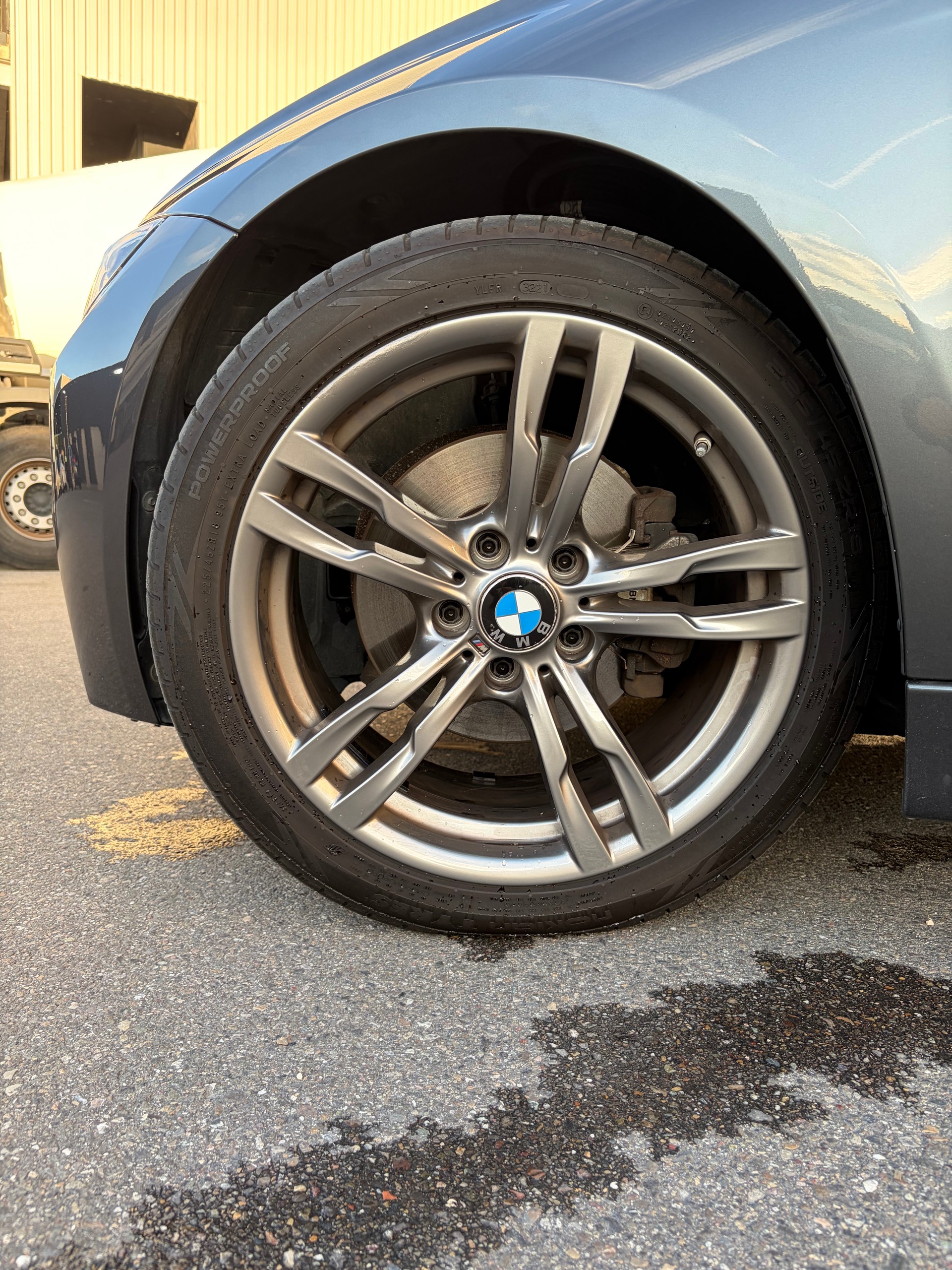 BMW 320d touring M sport LCI-image-15