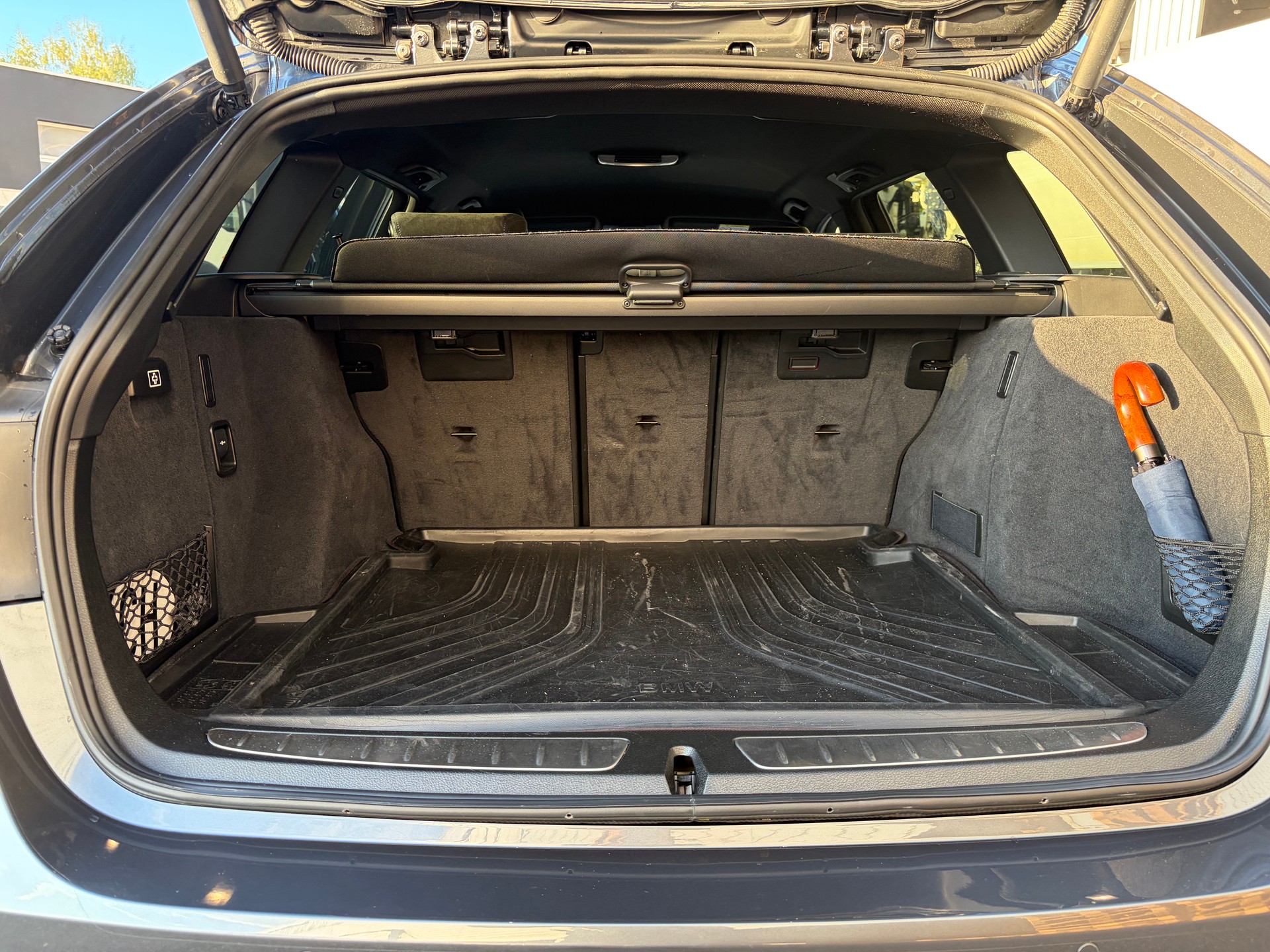 BMW 320d touring M sport LCI-image-13