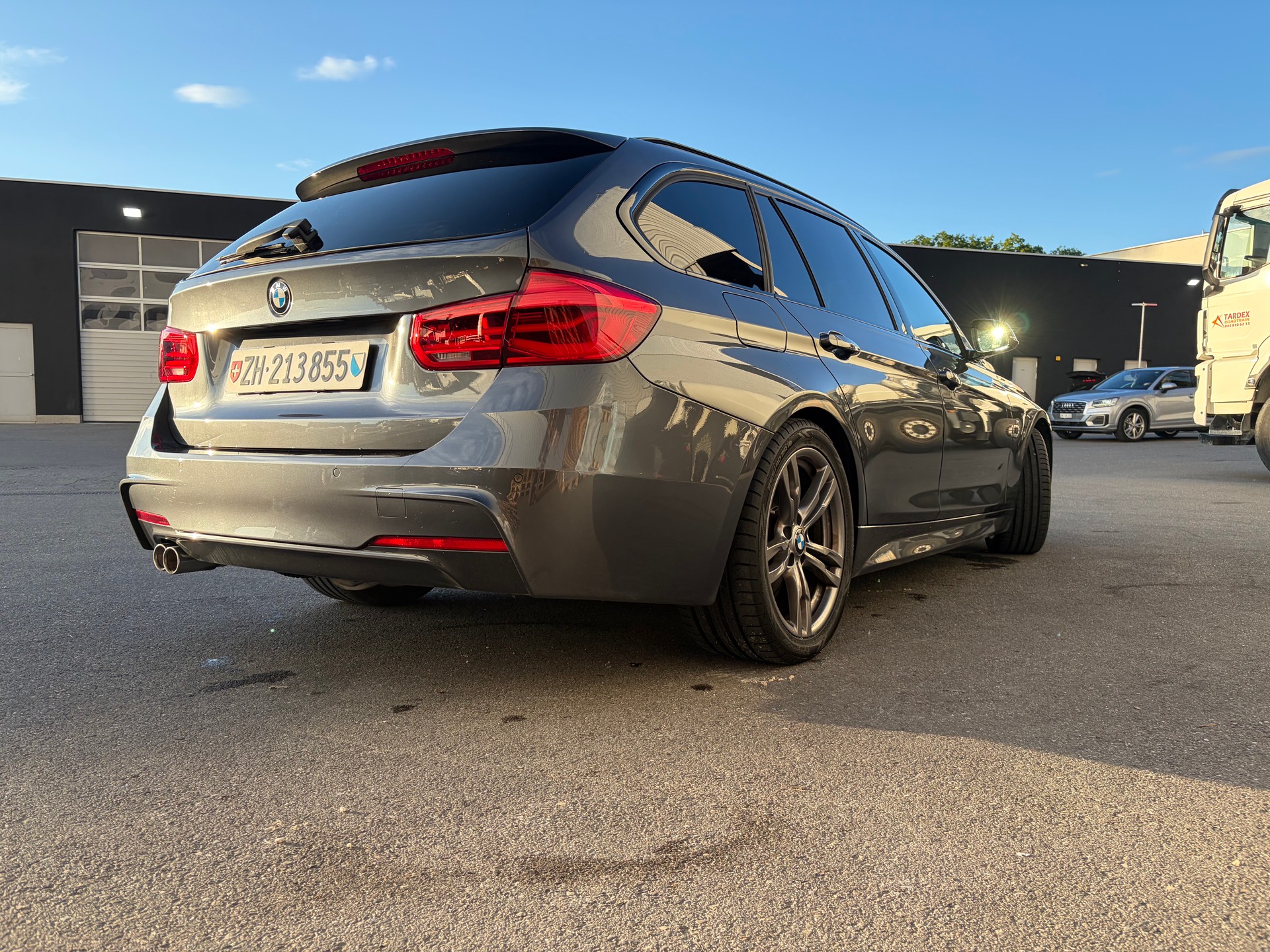 BMW 320d touring M sport LCI-image-5