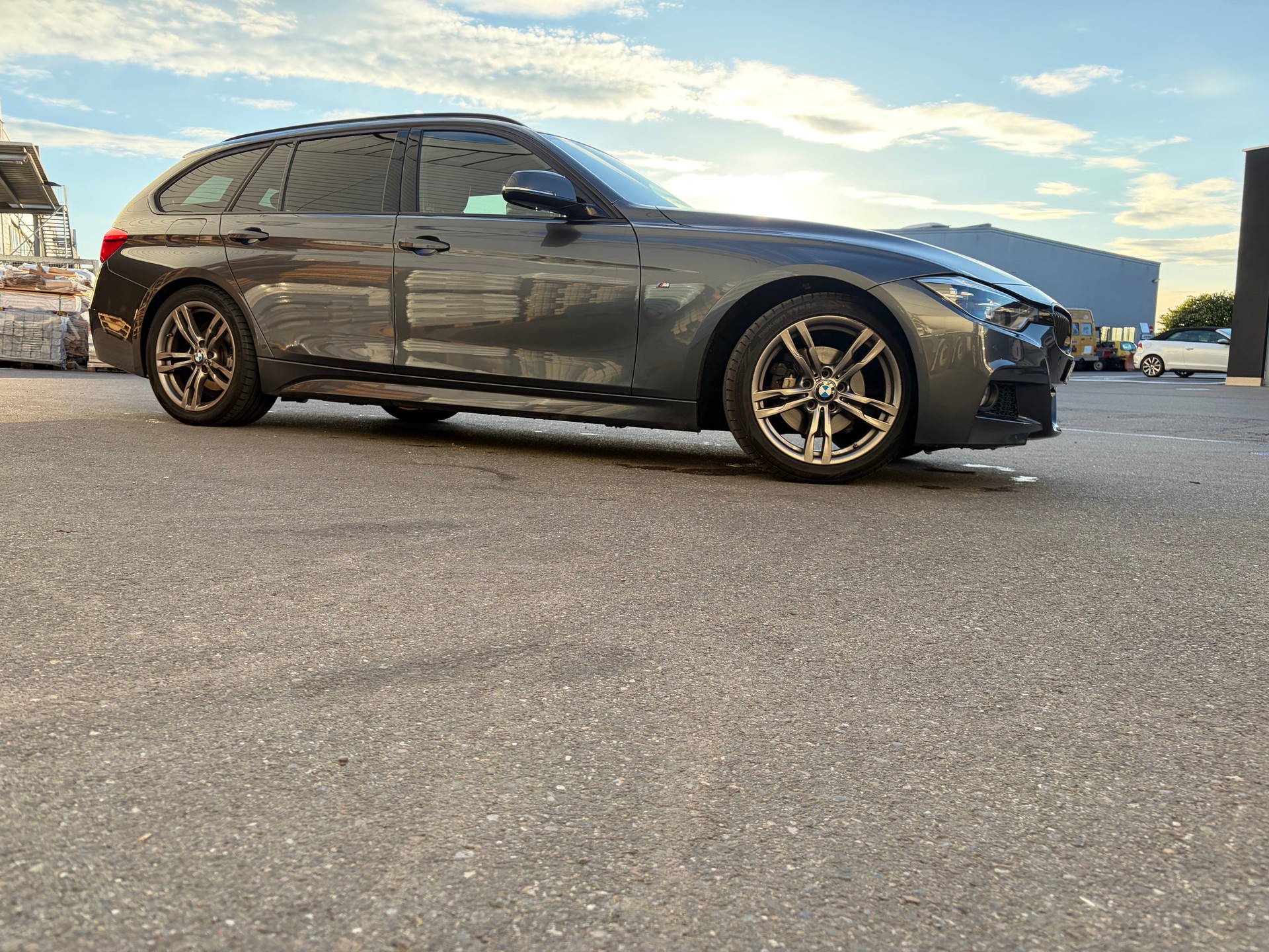 BMW 320d touring M sport LCI-image-6