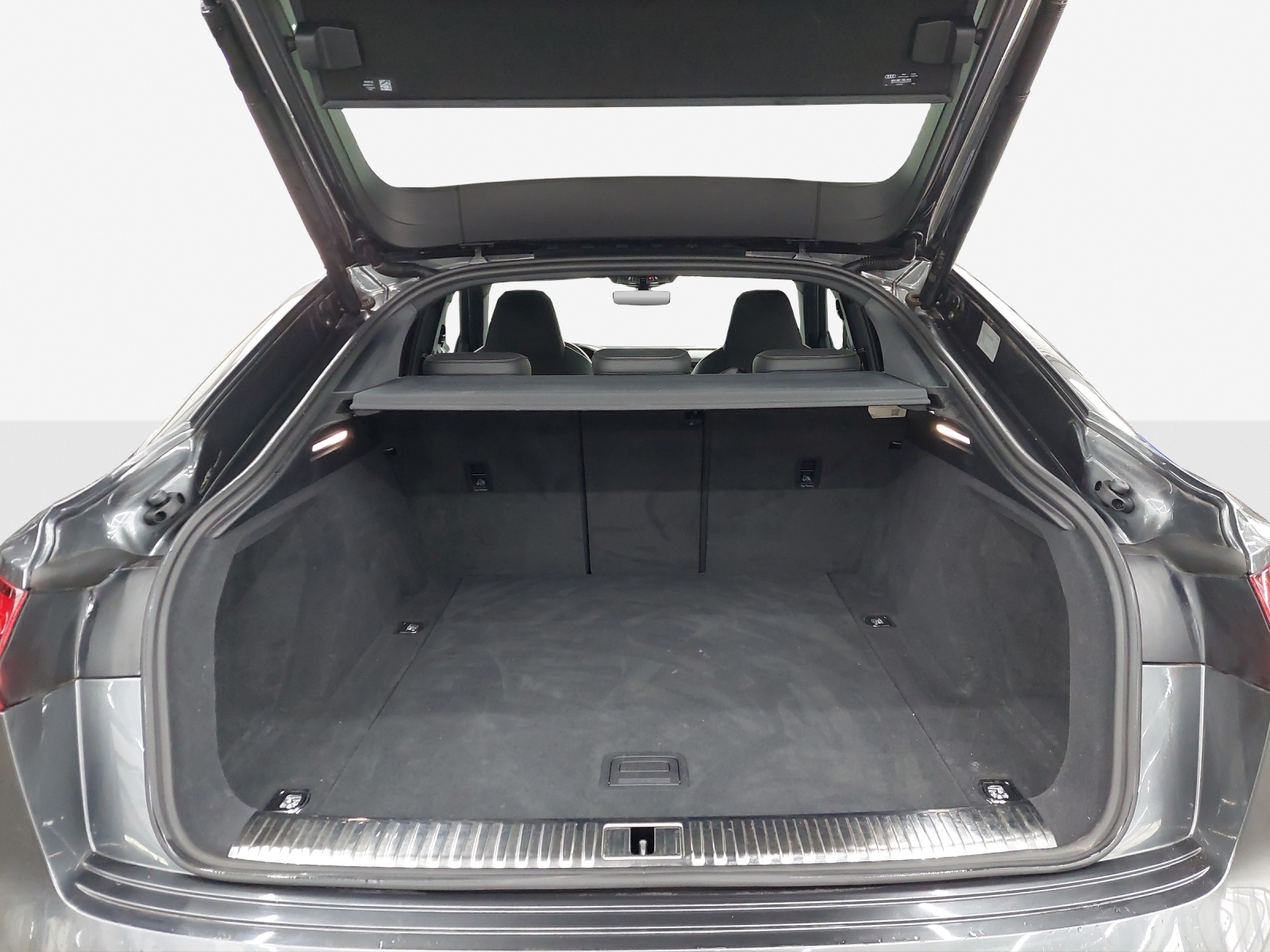 AUDI e-tron 55 Sportback Advanced Black Edition quattro-image-13