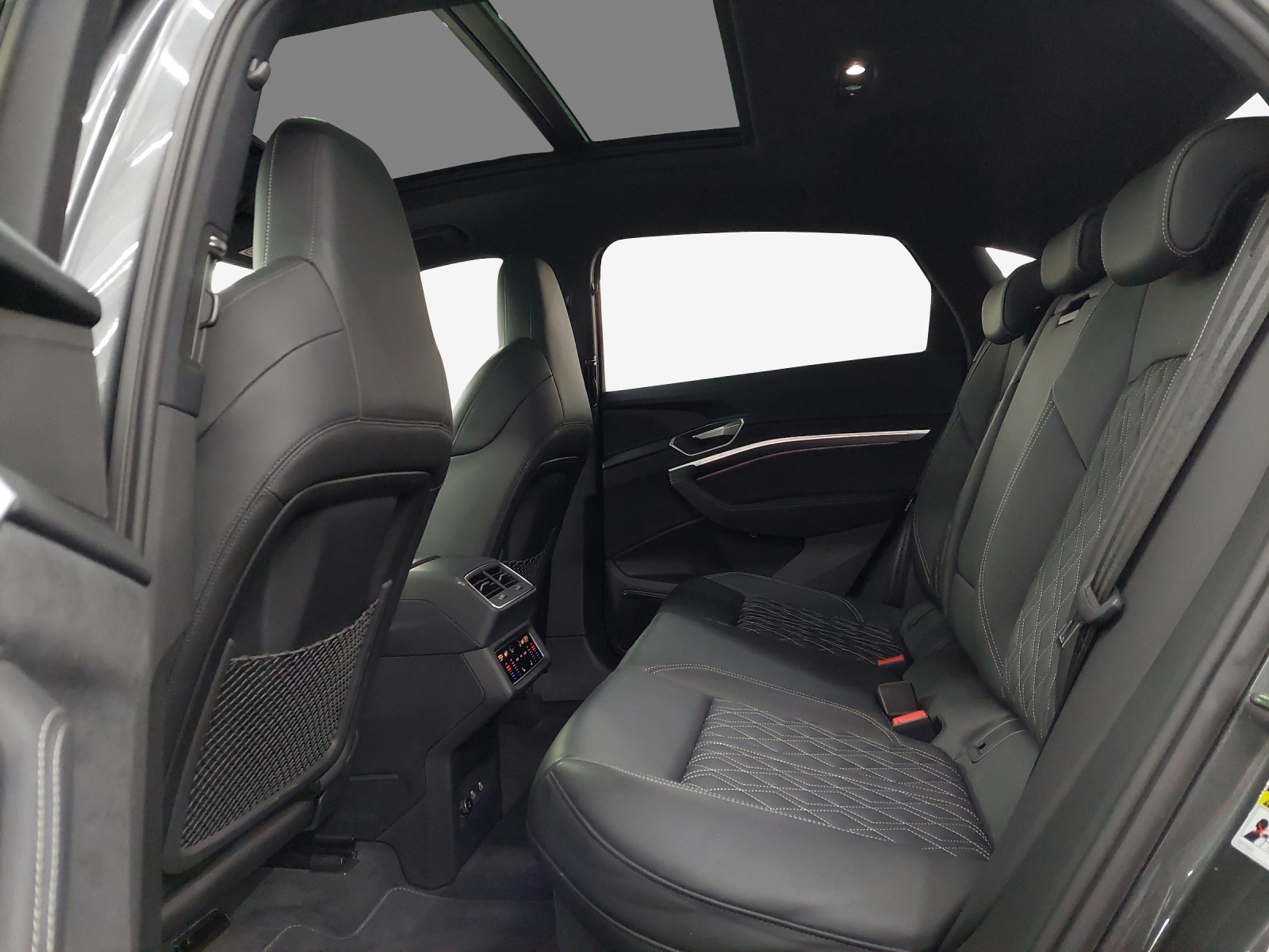 AUDI e-tron 55 Sportback Advanced Black Edition quattro-image-12