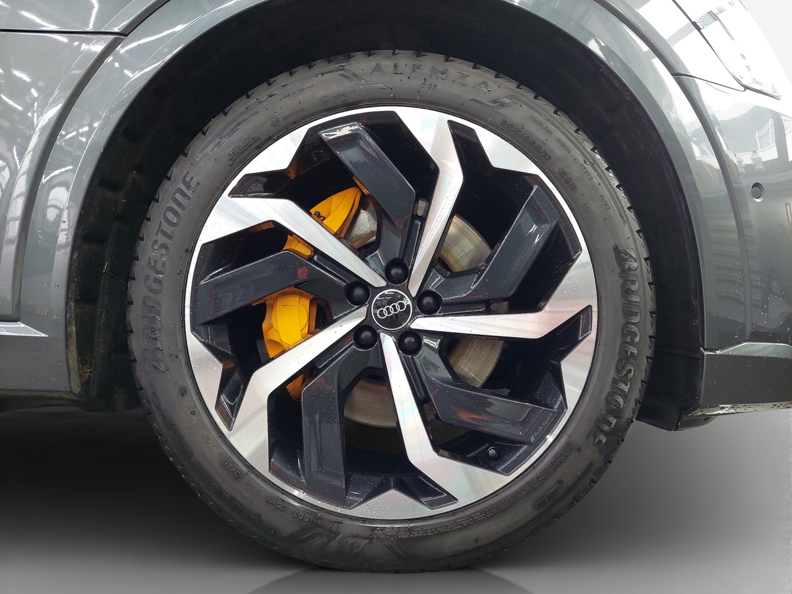 AUDI e-tron 55 Sportback Advanced Black Edition quattro-image-16