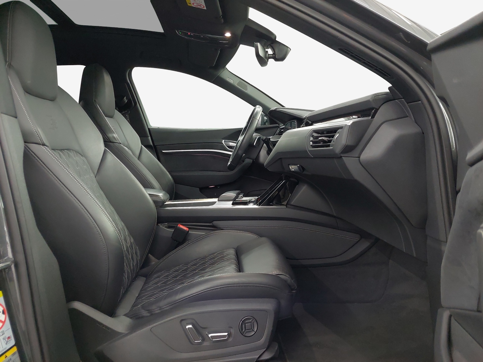 AUDI e-tron 55 Sportback Advanced Black Edition quattro-image-15