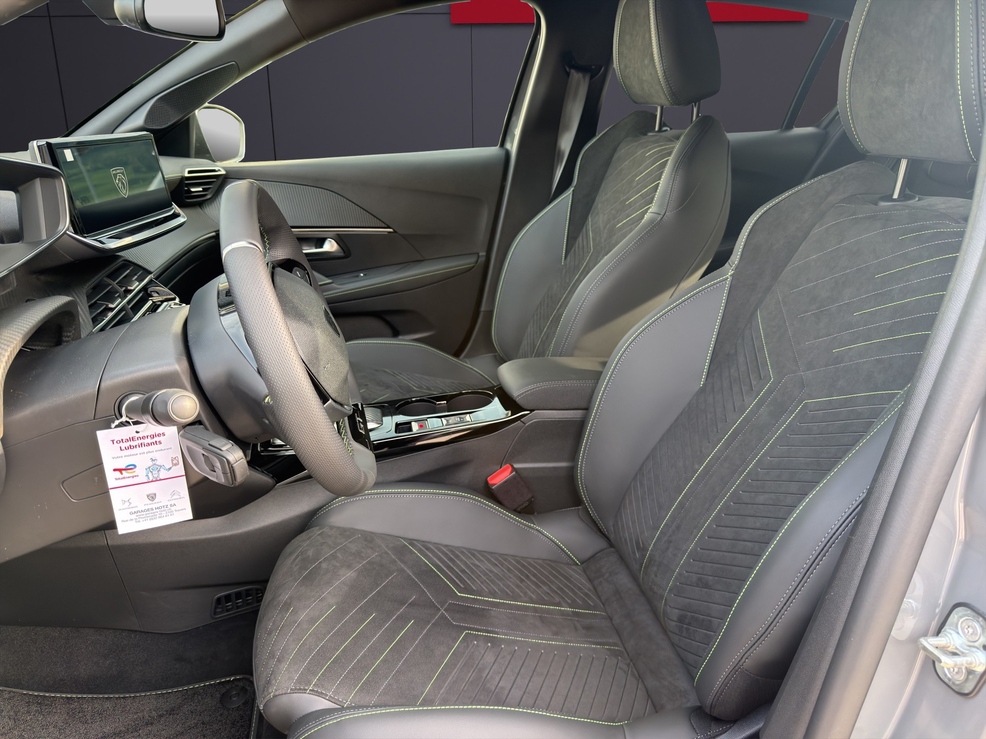 PEUGEOT 208 1.2 MHEV GT-image-5