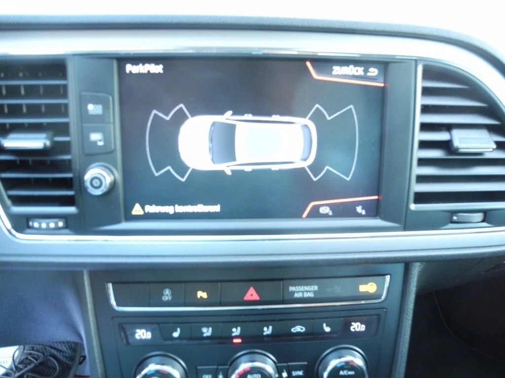 SEAT Leon ST 2.0 TDI CR Style DSG * Beats Soundsystem .Ab Service & MFK **-image-6