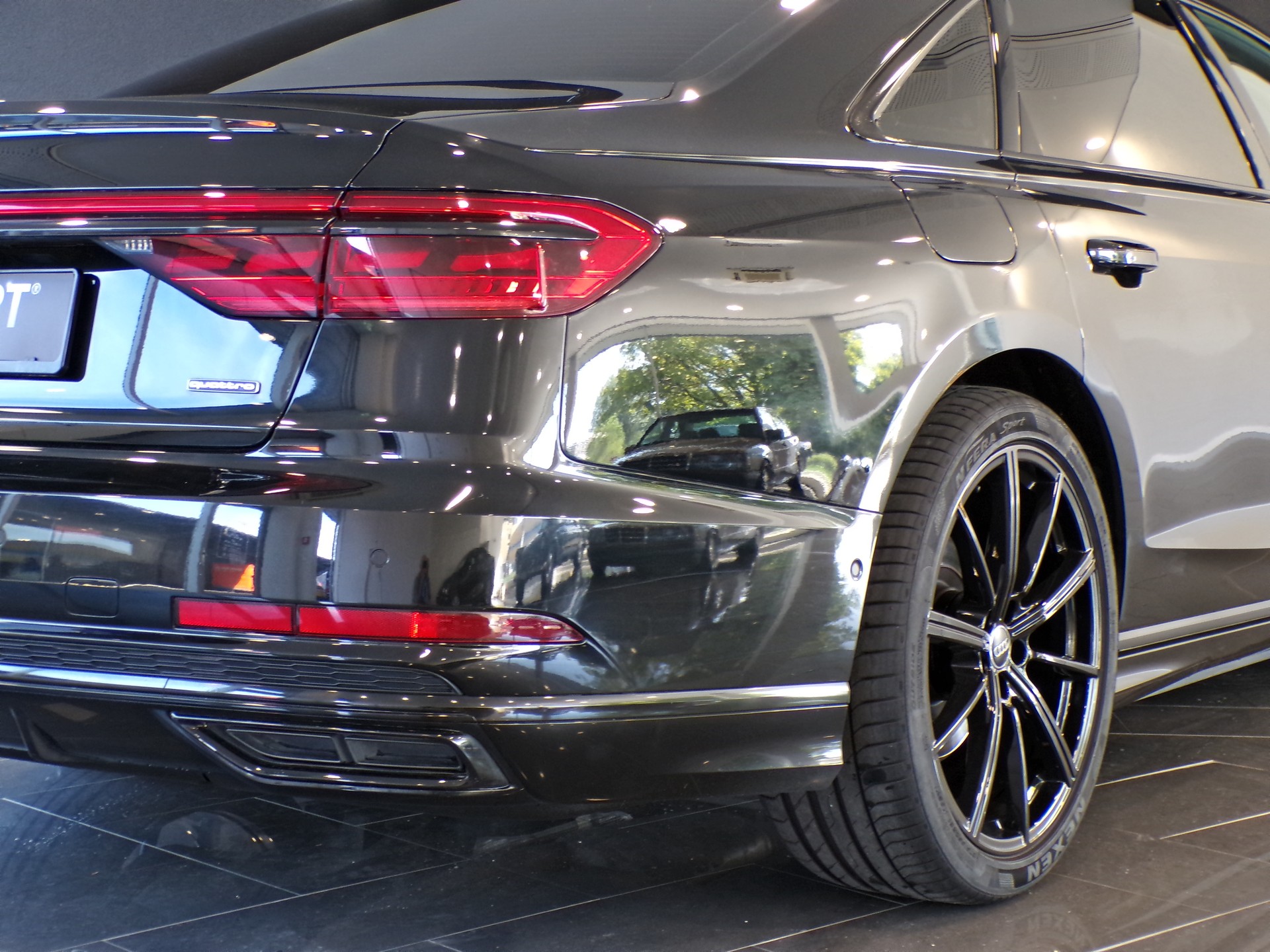 AUDI A8 50 L TDI quattro tiptronic-image-8
