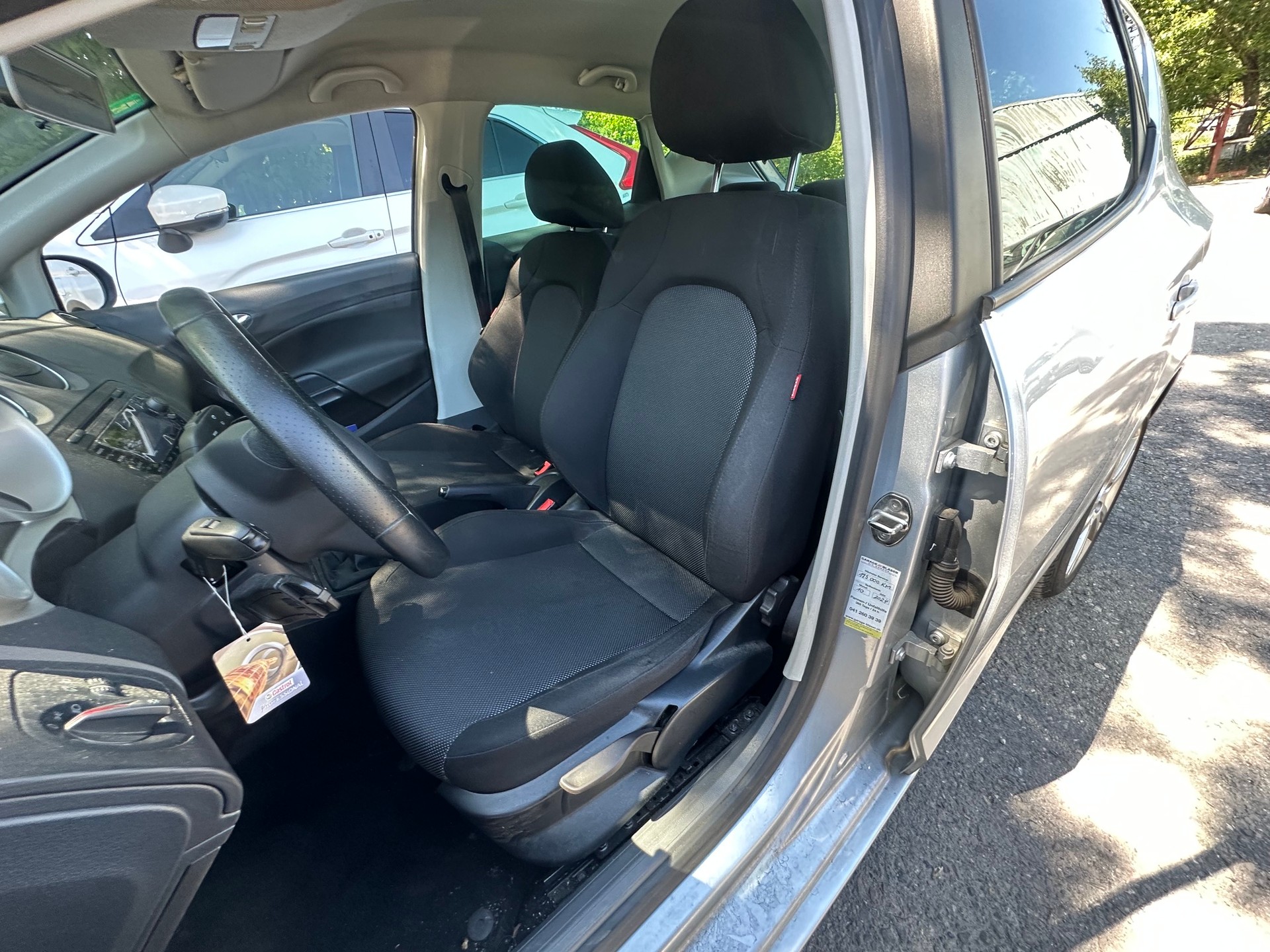 SEAT Ibiza 1.6 Style-image-8