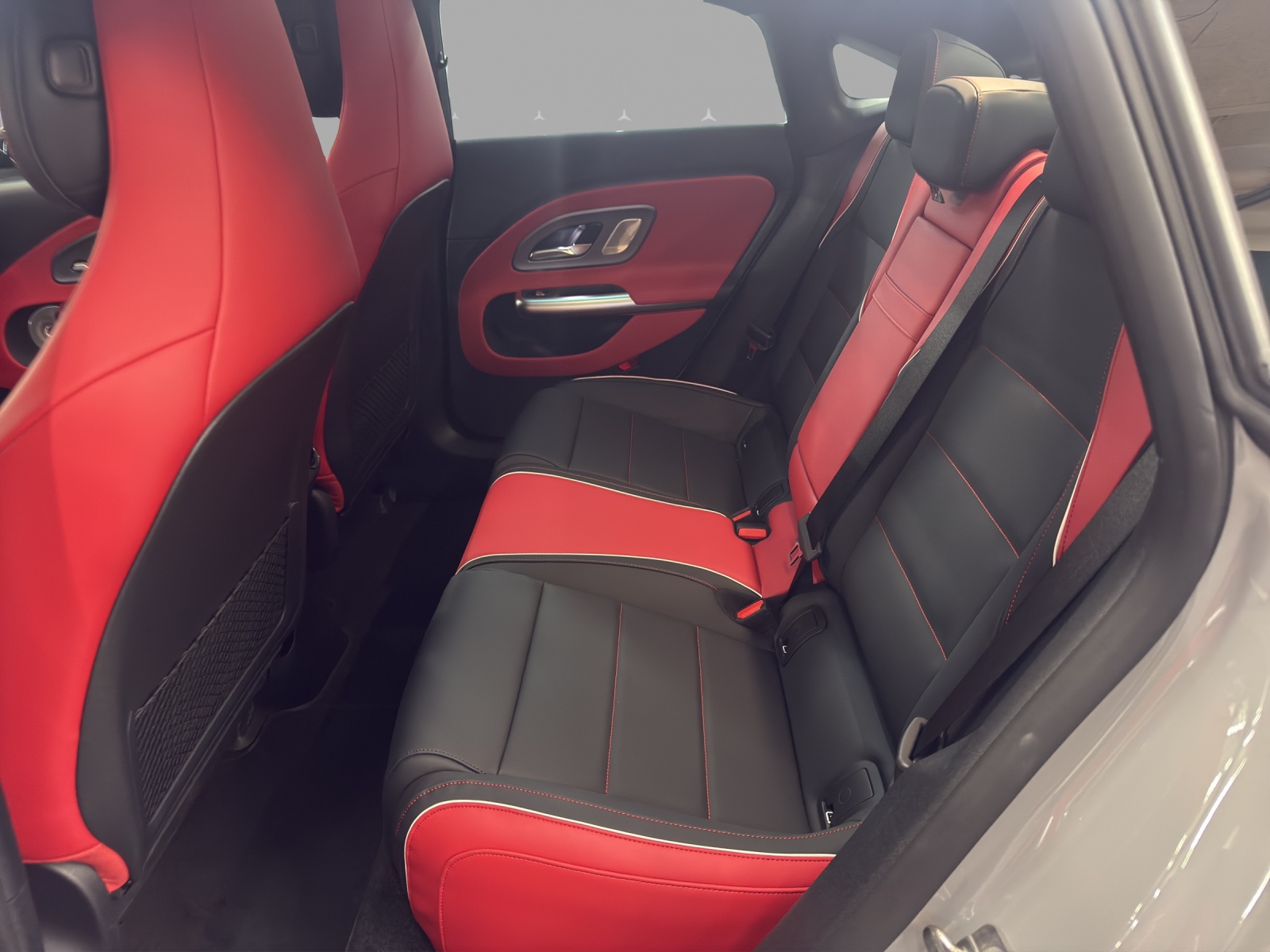 MERCEDES-BENZ CLA 250+ 85 kWh - EQ - AMG / DISTRONIC / Rückfahrkamera / Soundsystem-image-13