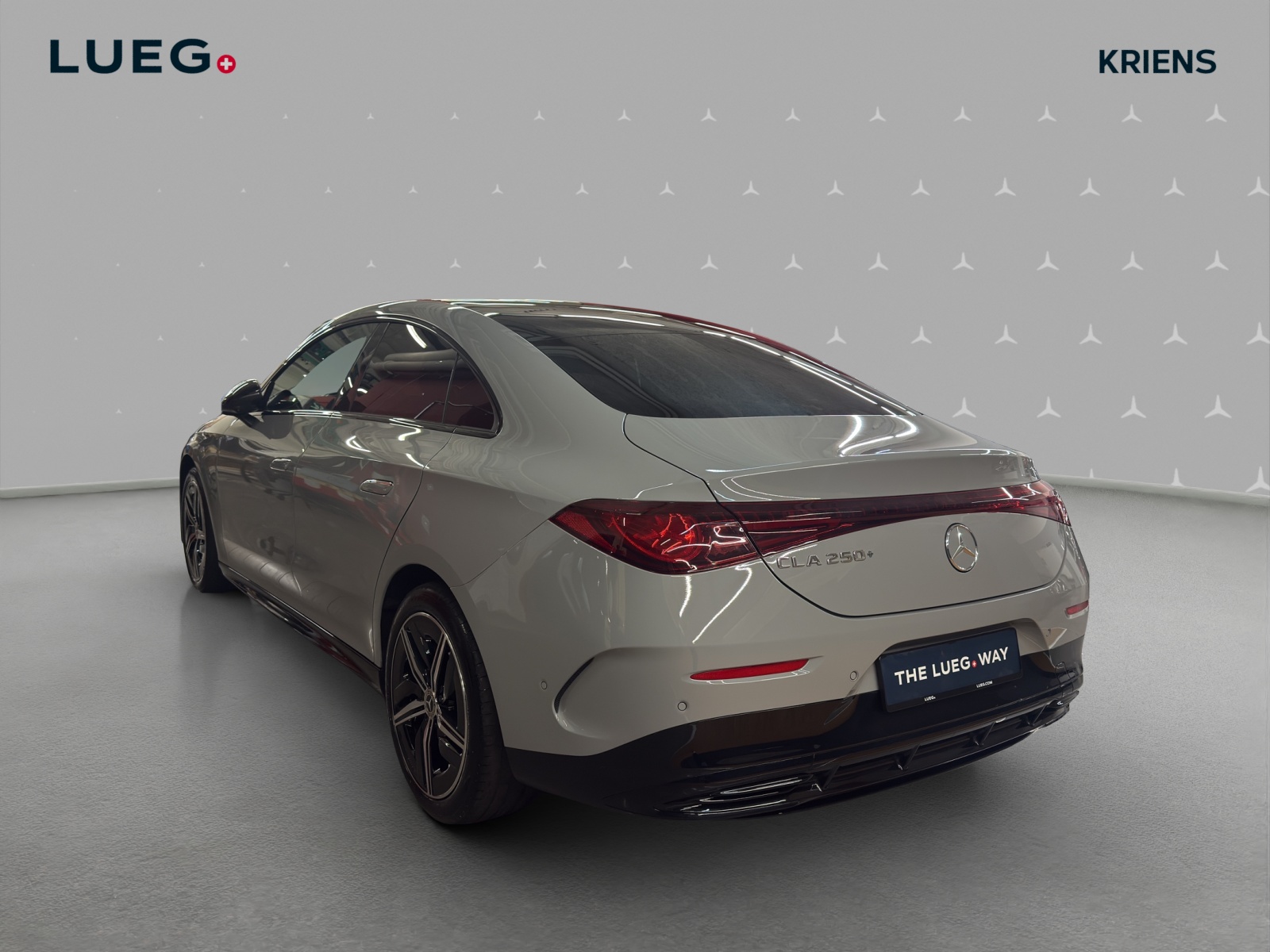 MERCEDES-BENZ CLA 250+ 85 kWh - EQ - AMG / DISTRONIC / Rückfahrkamera / Soundsystem-image-2