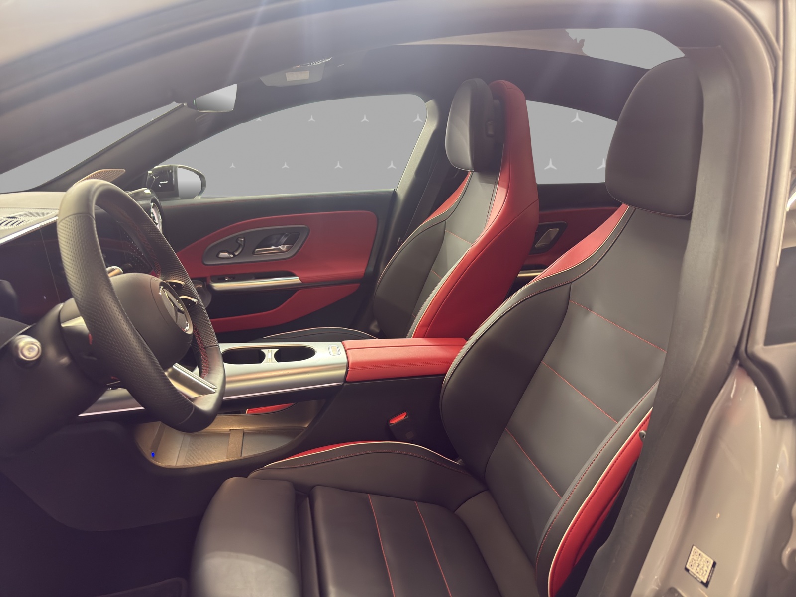 MERCEDES-BENZ CLA 250+ 85 kWh - EQ - AMG / DISTRONIC / Rückfahrkamera / Soundsystem-image-7