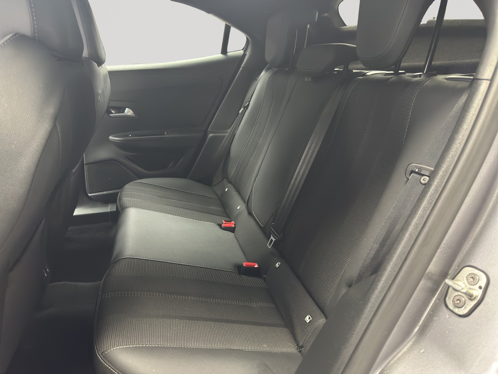 OPEL Mokka 1.2 Direct Injection Turbo GS Bi-Color Aut.-image-7