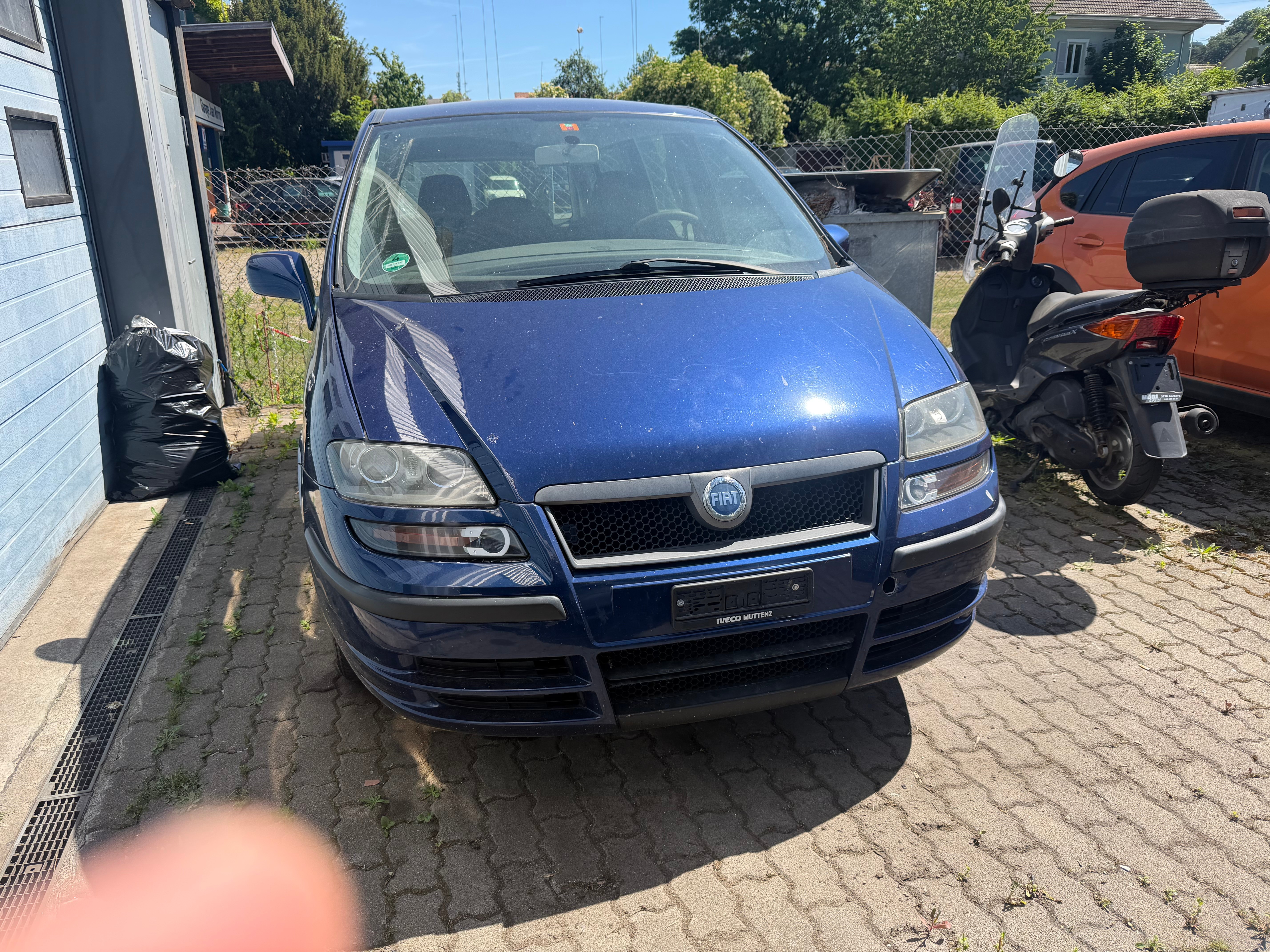 Car photo