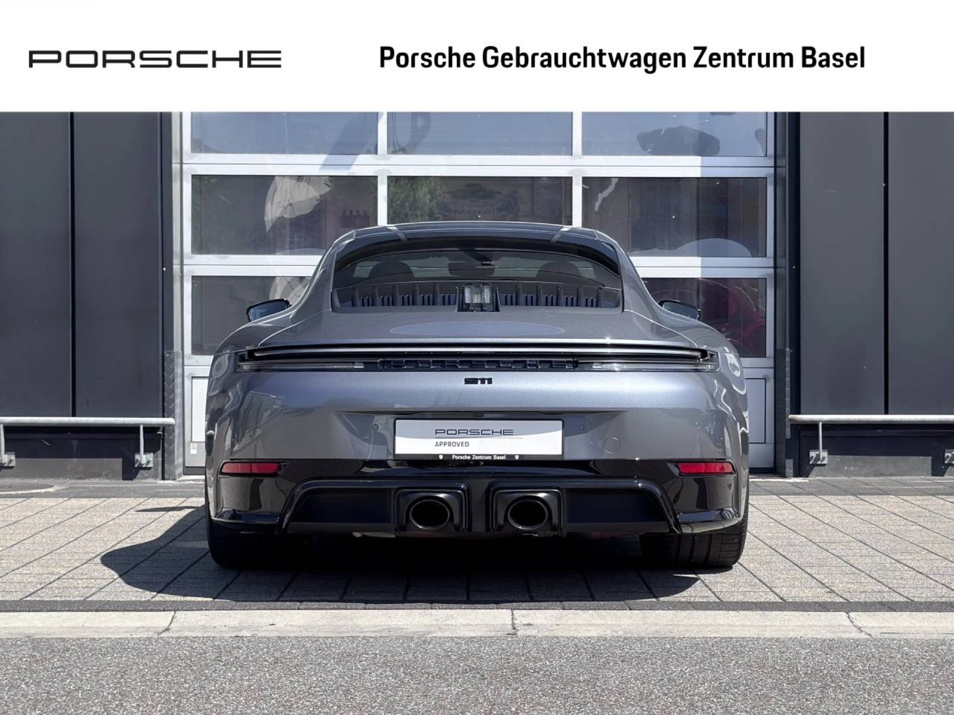 PORSCHE 911 Carrera 4 GTS-image-7