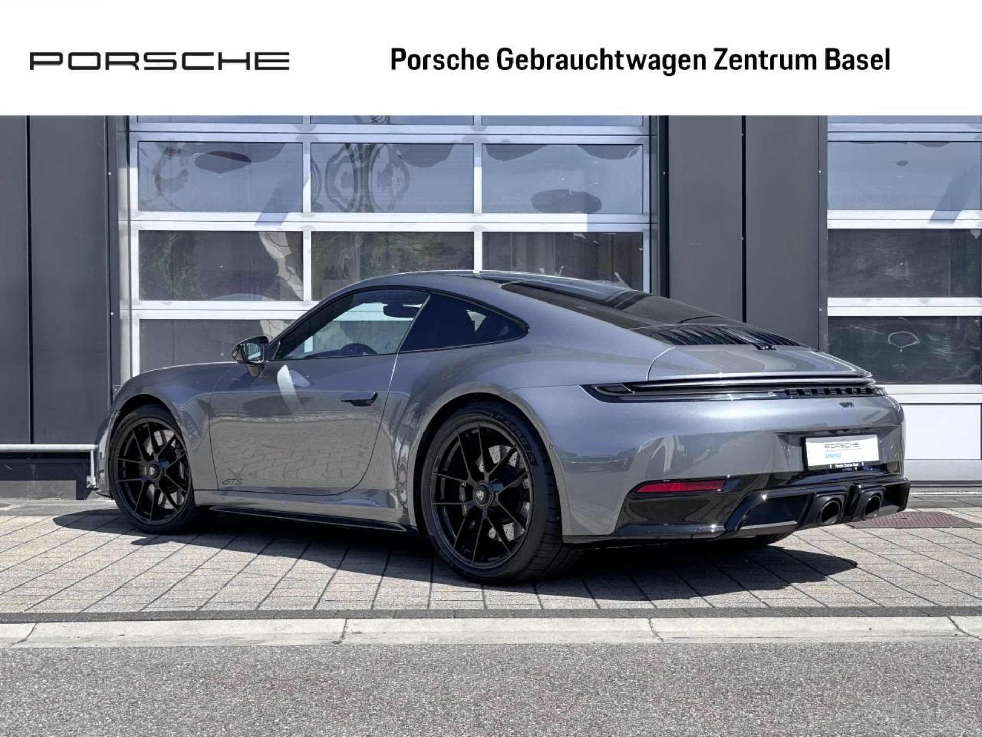 PORSCHE 911 Carrera 4 GTS-showroom-element-2