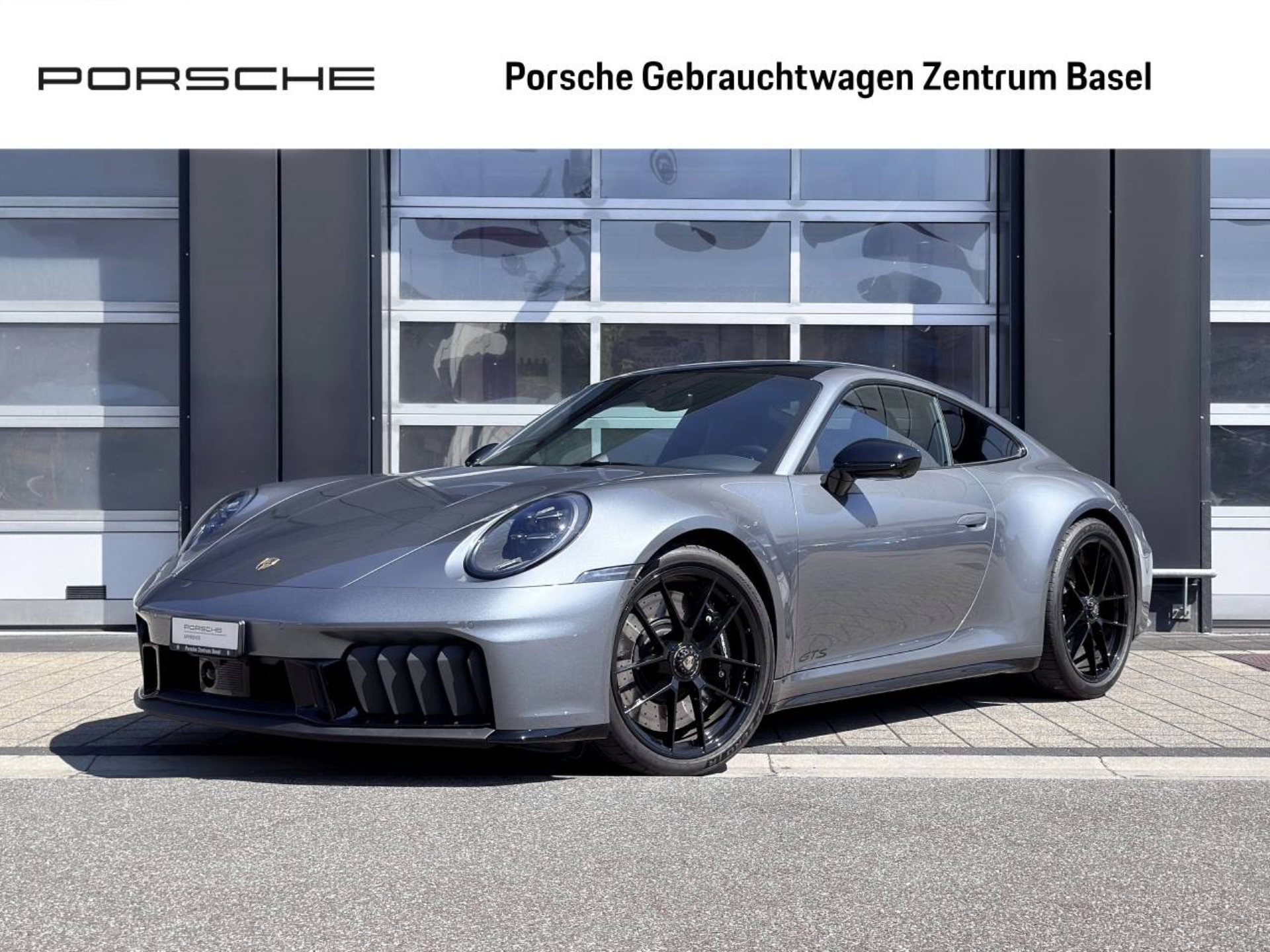 PORSCHE 911 Carrera 4 GTS