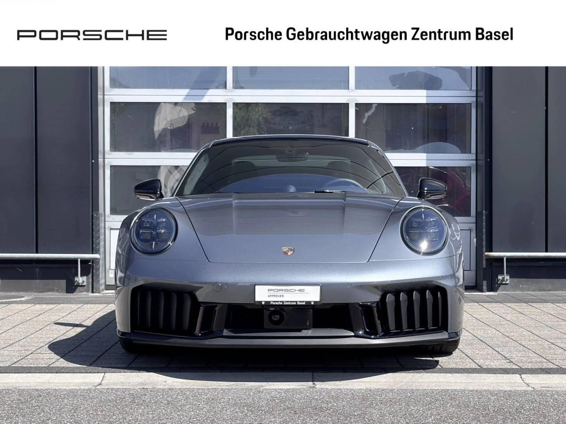 PORSCHE 911 Carrera 4 GTS-image-6