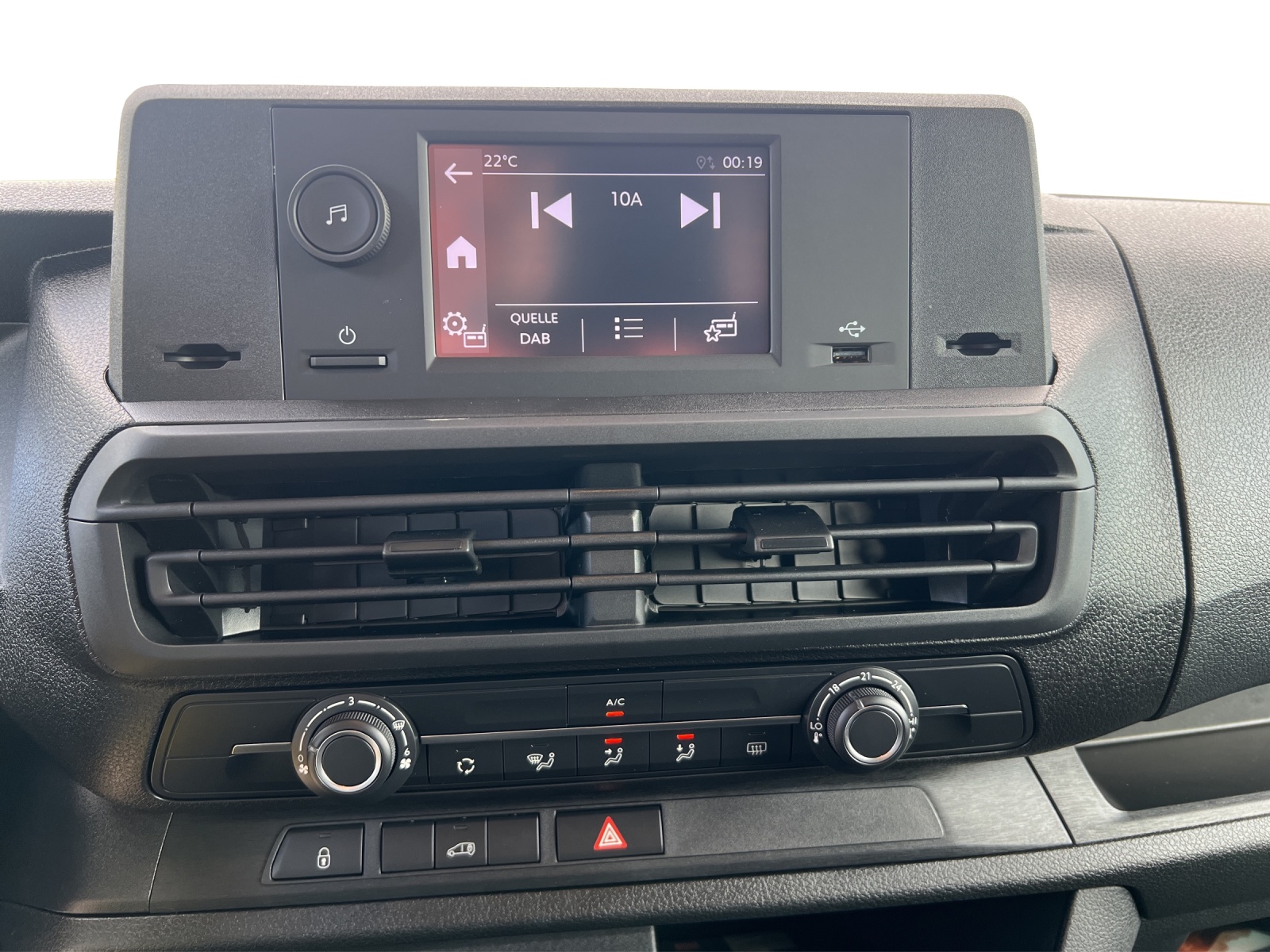 TOYOTA PROACE Van L1 2.0 D Active-image-8