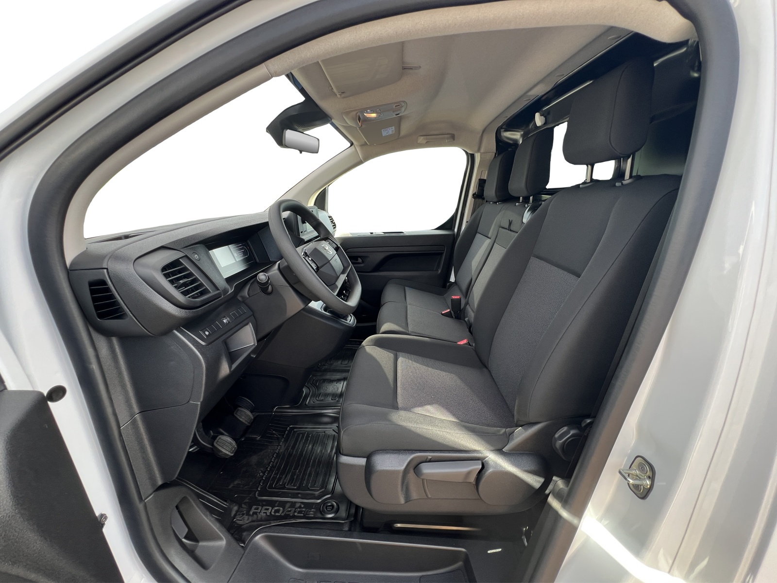 TOYOTA PROACE Van L1 2.0 D Active-image-4