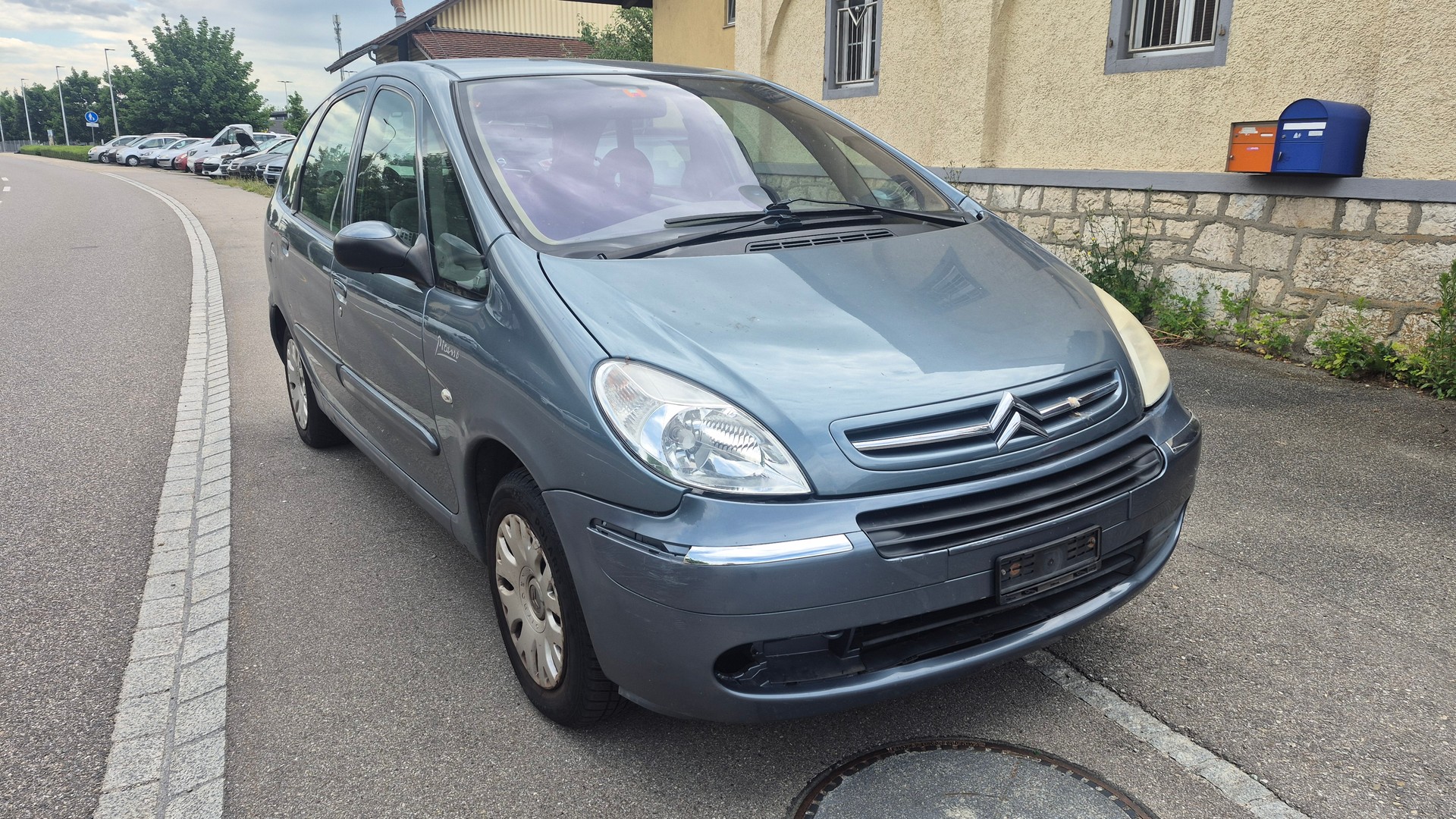 CITROEN Xsara Picasso 2.0i 16V Exclusive Automatic-image-2