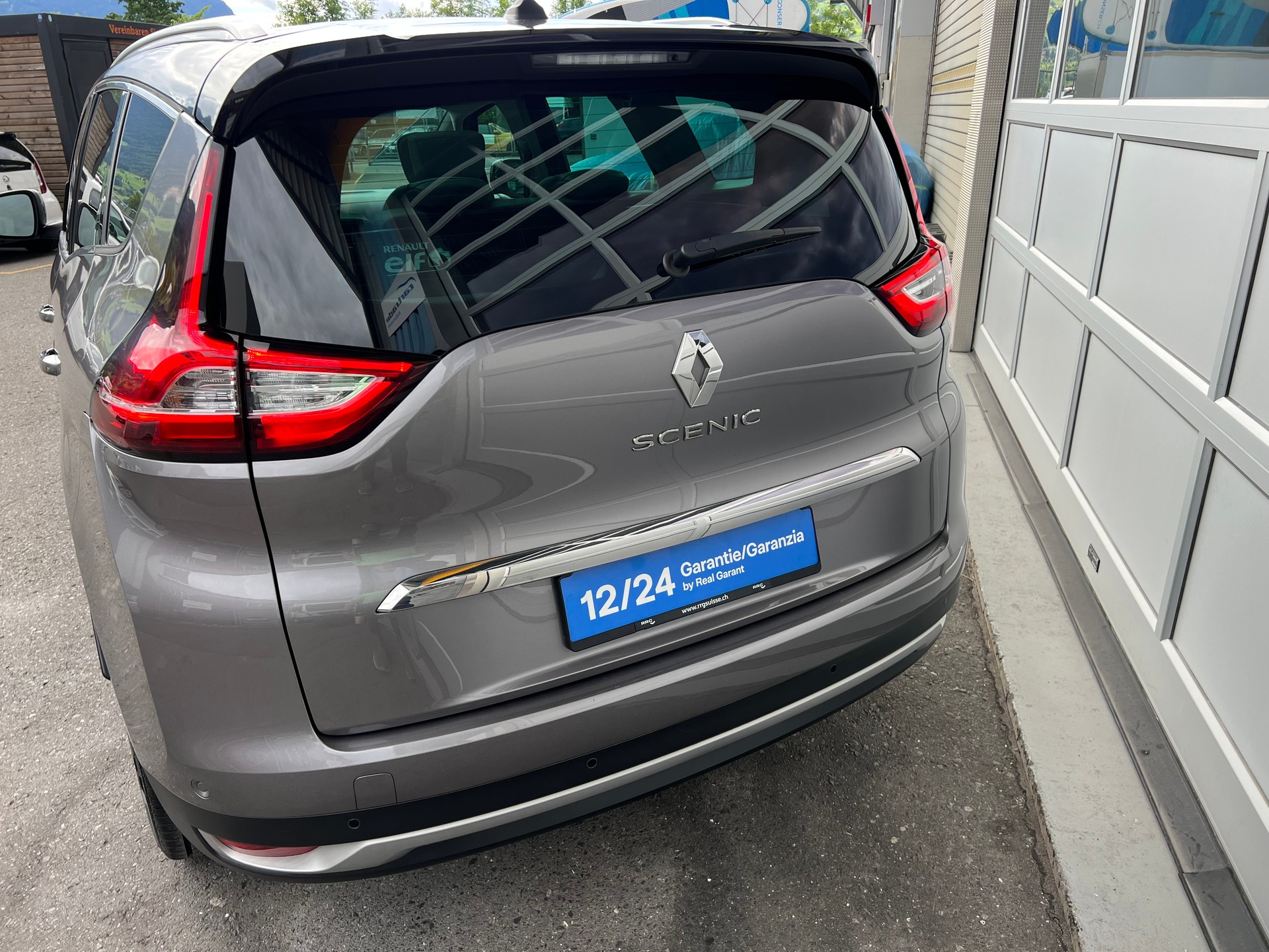 RENAULT Grand Scénic 1.6 dCi Initiale Paris EDC *** 7 Sitze * Panoramadach * Leder * Head -Up Display * 12 / 24 Mt. Garantie möglich ***-image-4