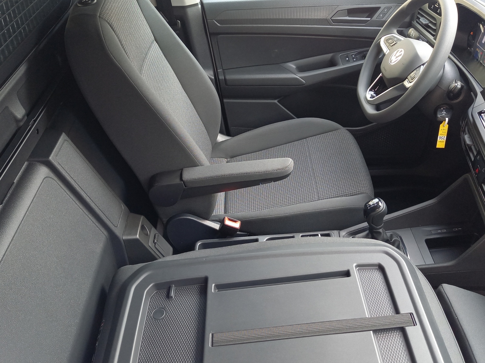 VW Caddy Cargo 2.0TDI-image-8