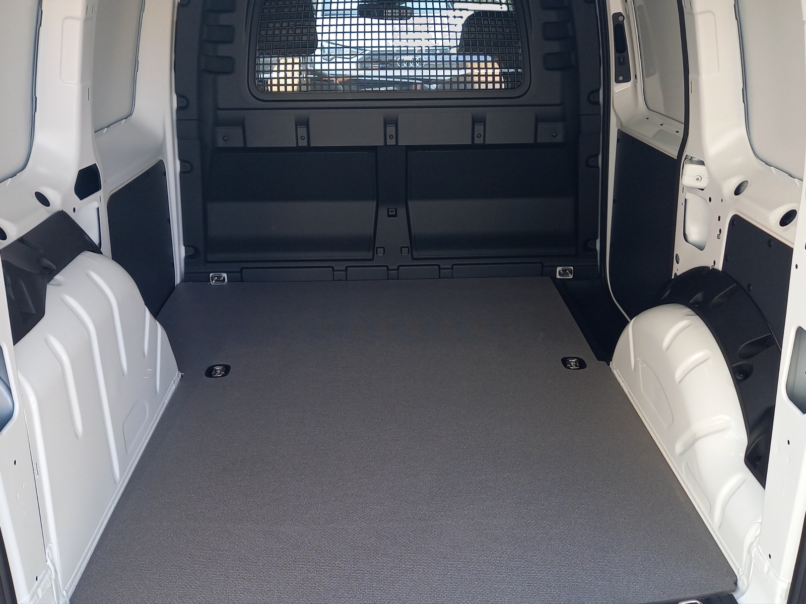 VW Caddy Cargo 2.0TDI-image-9